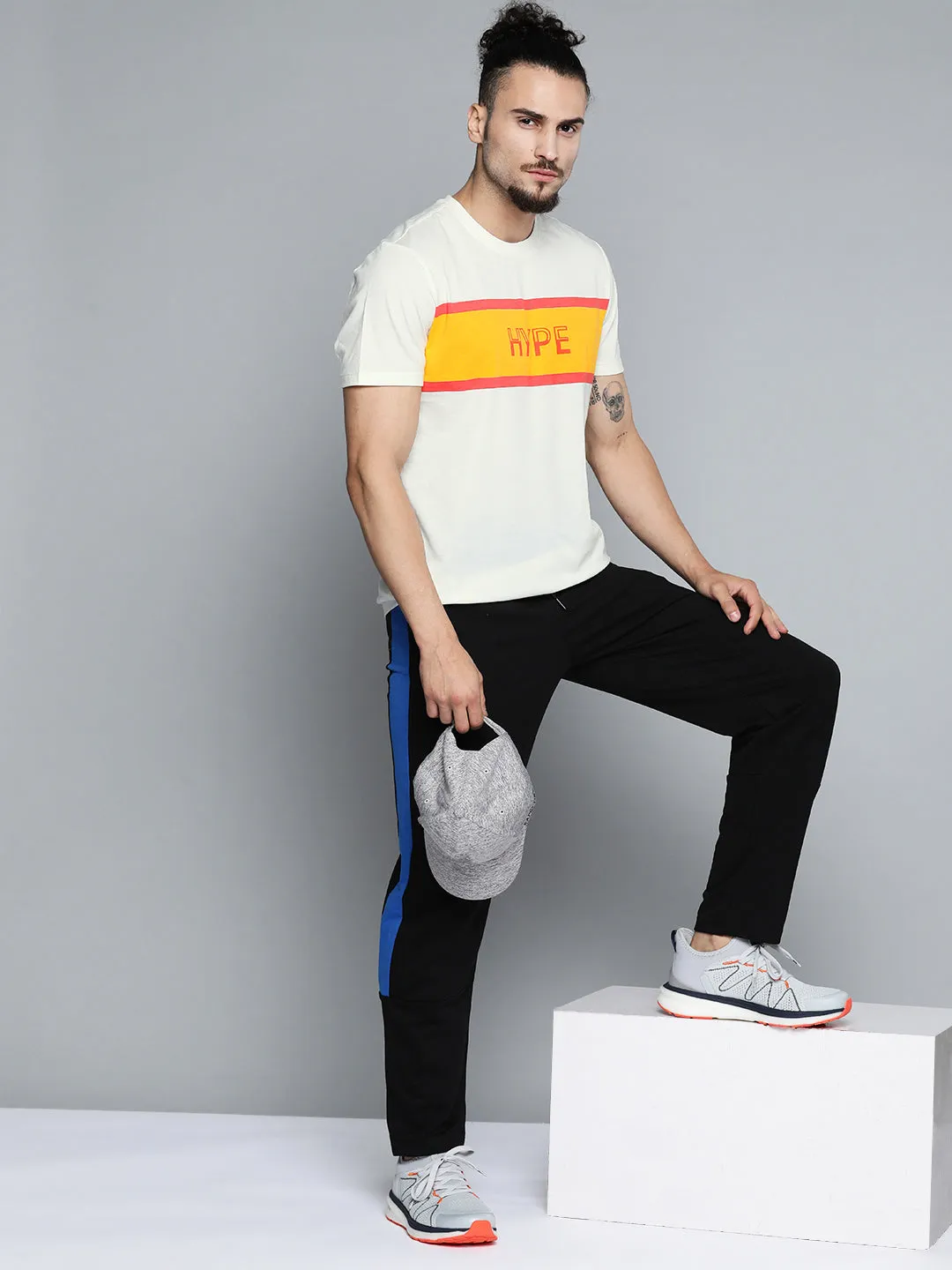 Gentle Breeze Alcis Men Off White Typography Printed Slim Fit Gym T-shirt