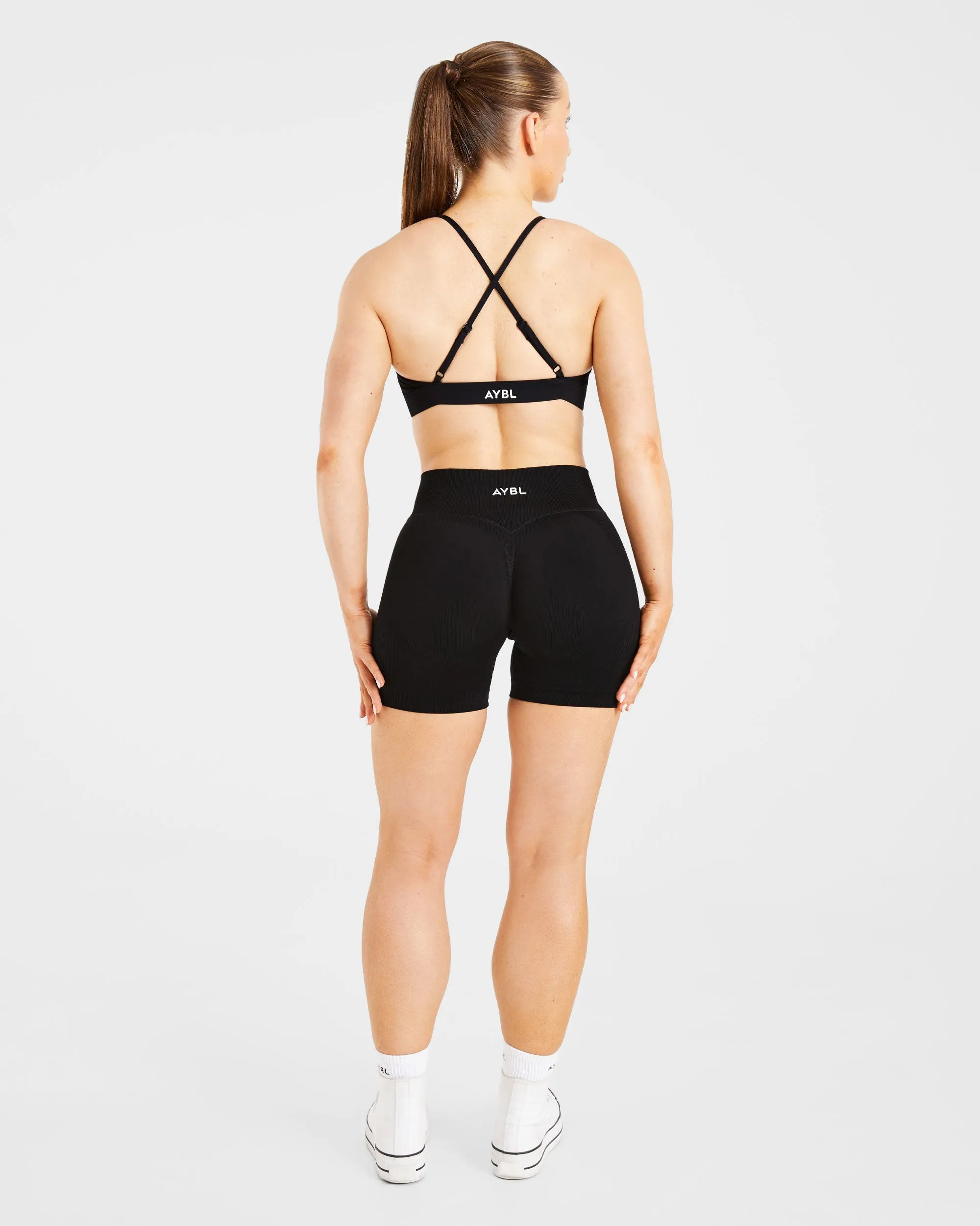 Supportive Side Durable Band Essential Twist Crossback Sports Bra - Black