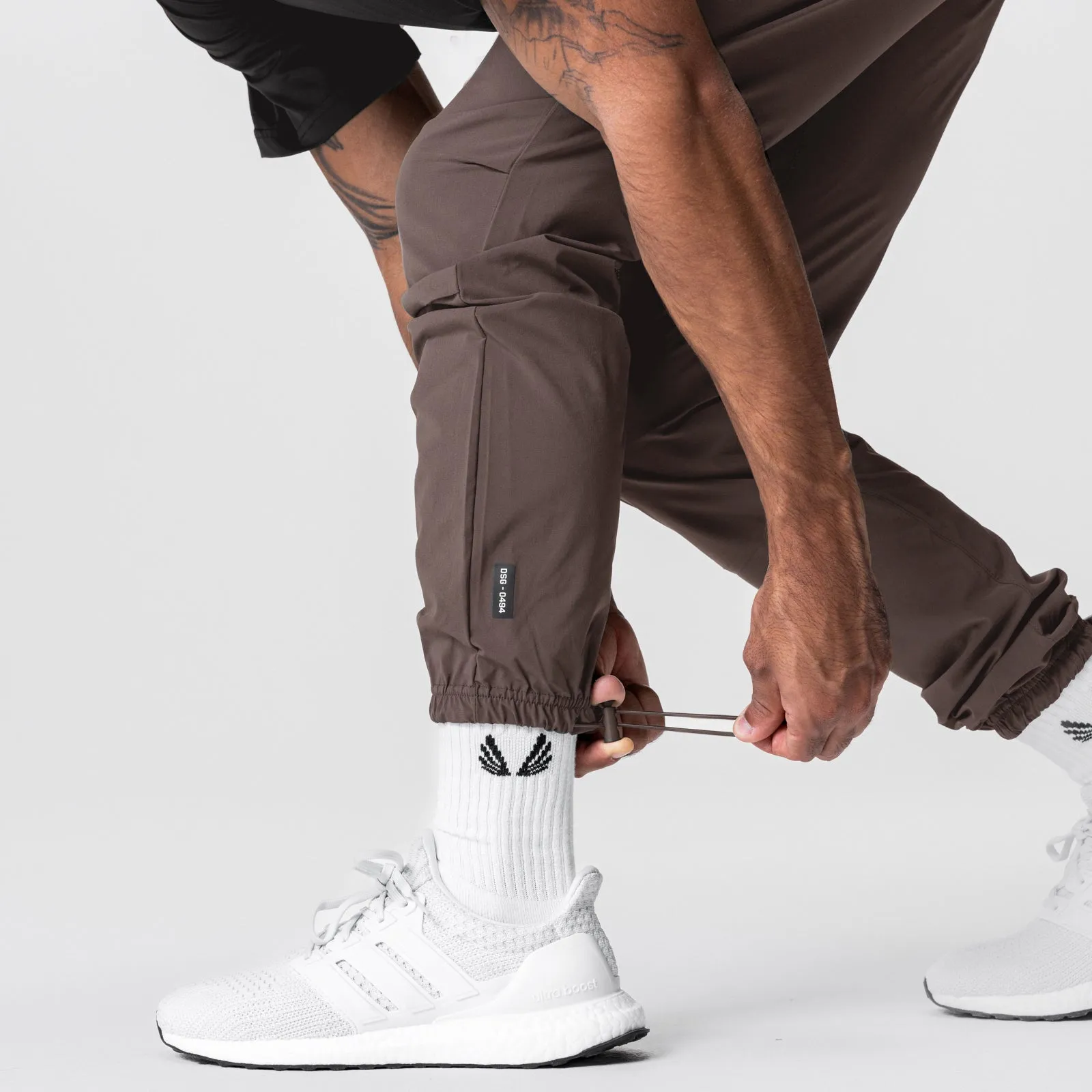 0494. Ultralight Track Pant - Deep Taupe Anti Friction Lining Wrinkle Free Fabric
