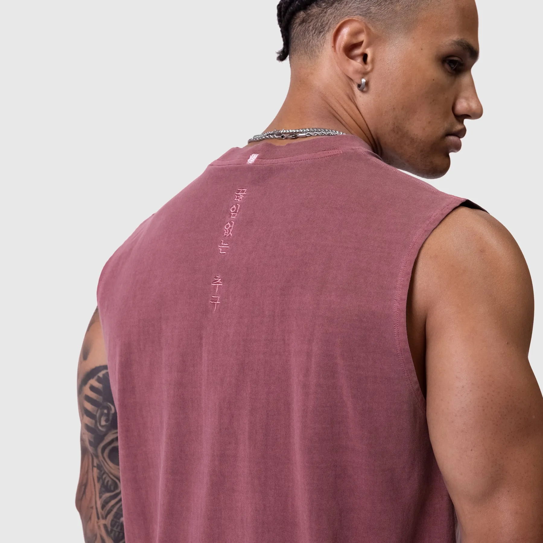 0807. Tech Essential? Relaxed Cutoff - Faded Crimson Seam Free Design