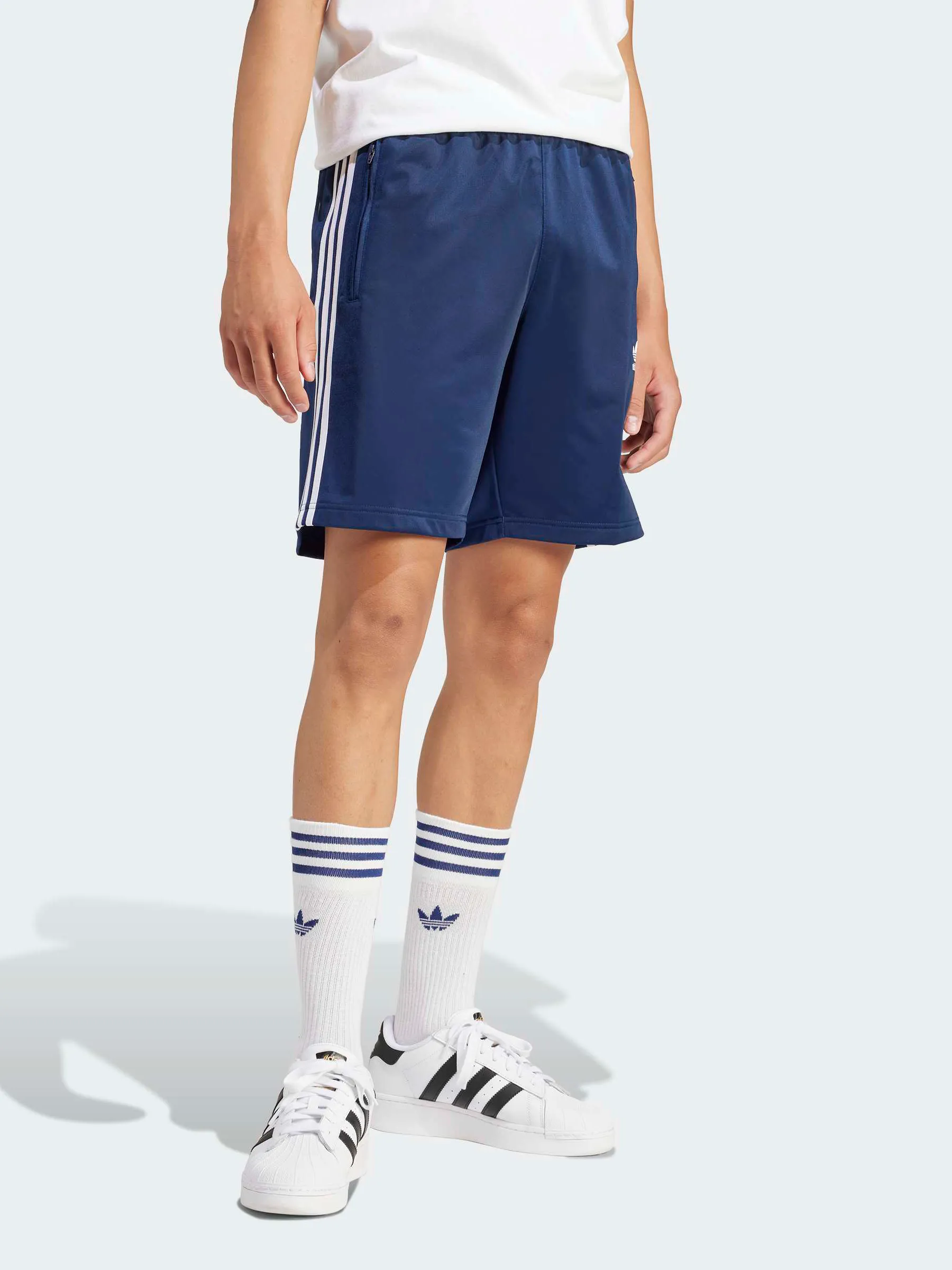 Adicolor Firebird Short semi-formal look