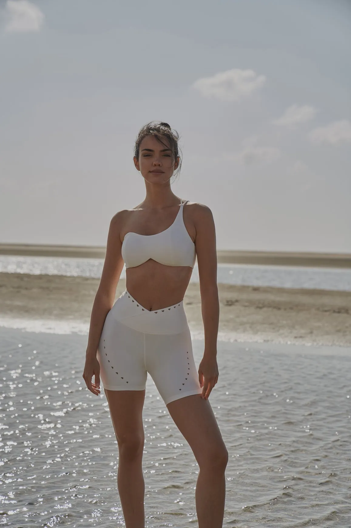V-waist Laser Cut Sports Short High Elasticity Blend
