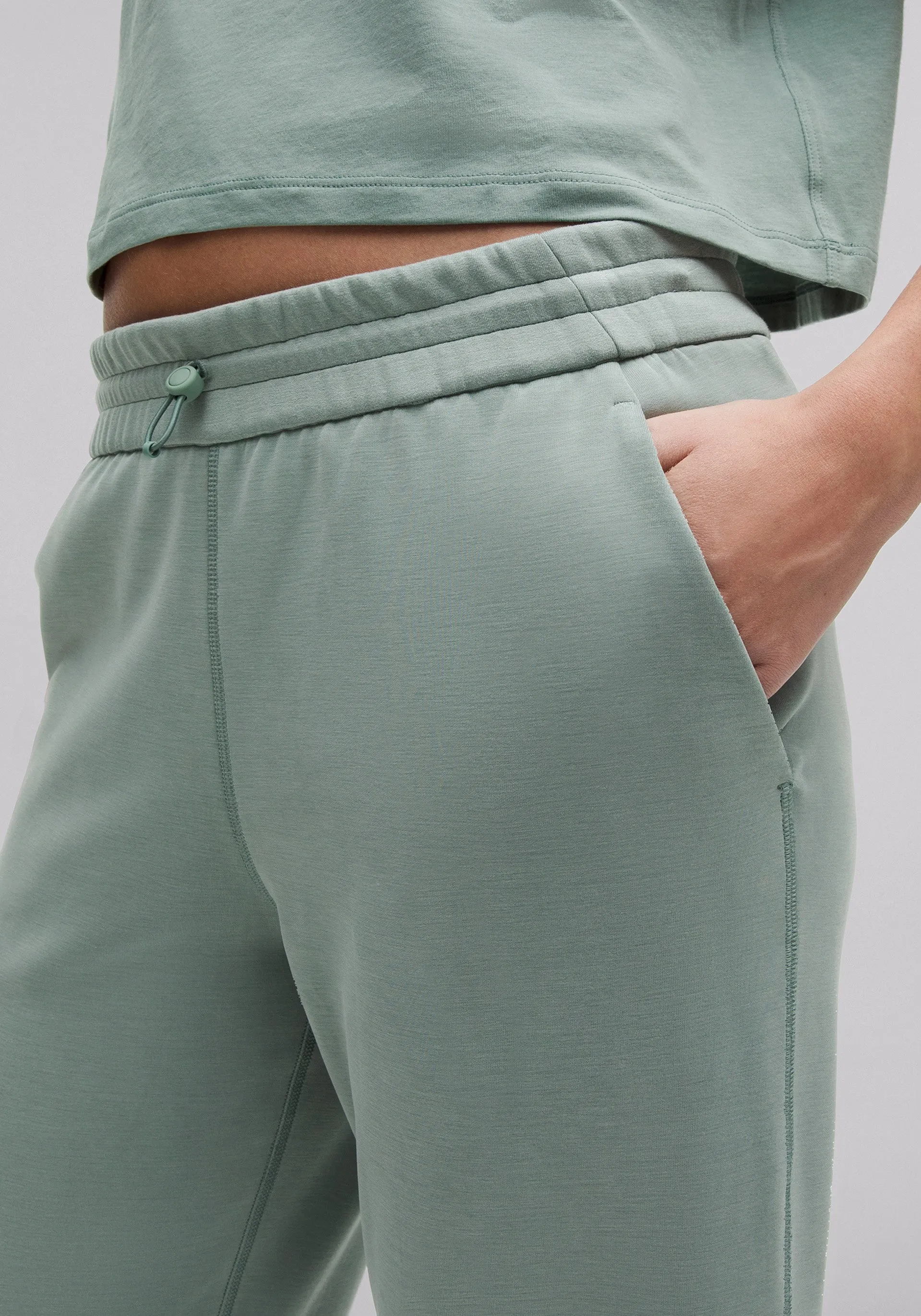 ReinforcedStitching High Density Weave Softstreme High-Rise Pant
