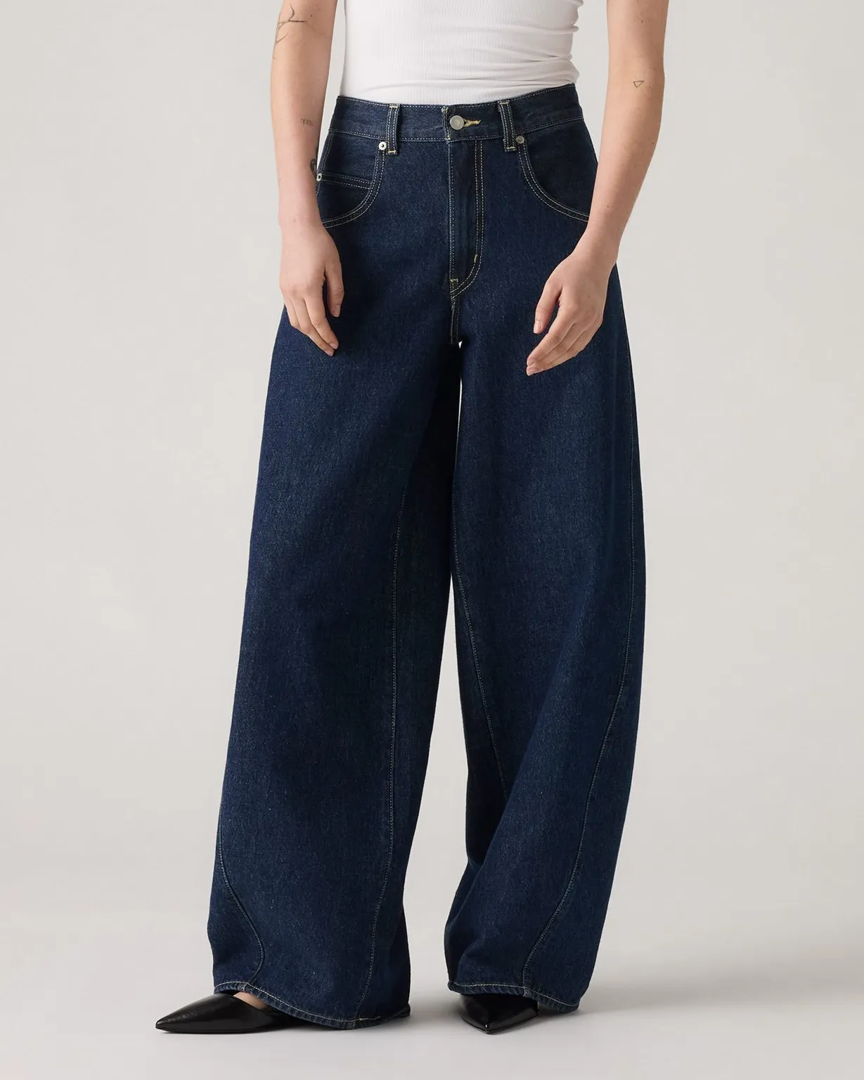 Home Comfort Teen Outfit Streetwear Fan Premium Levi's? Womens Super Baggy Barrel Jeans - Shaded View