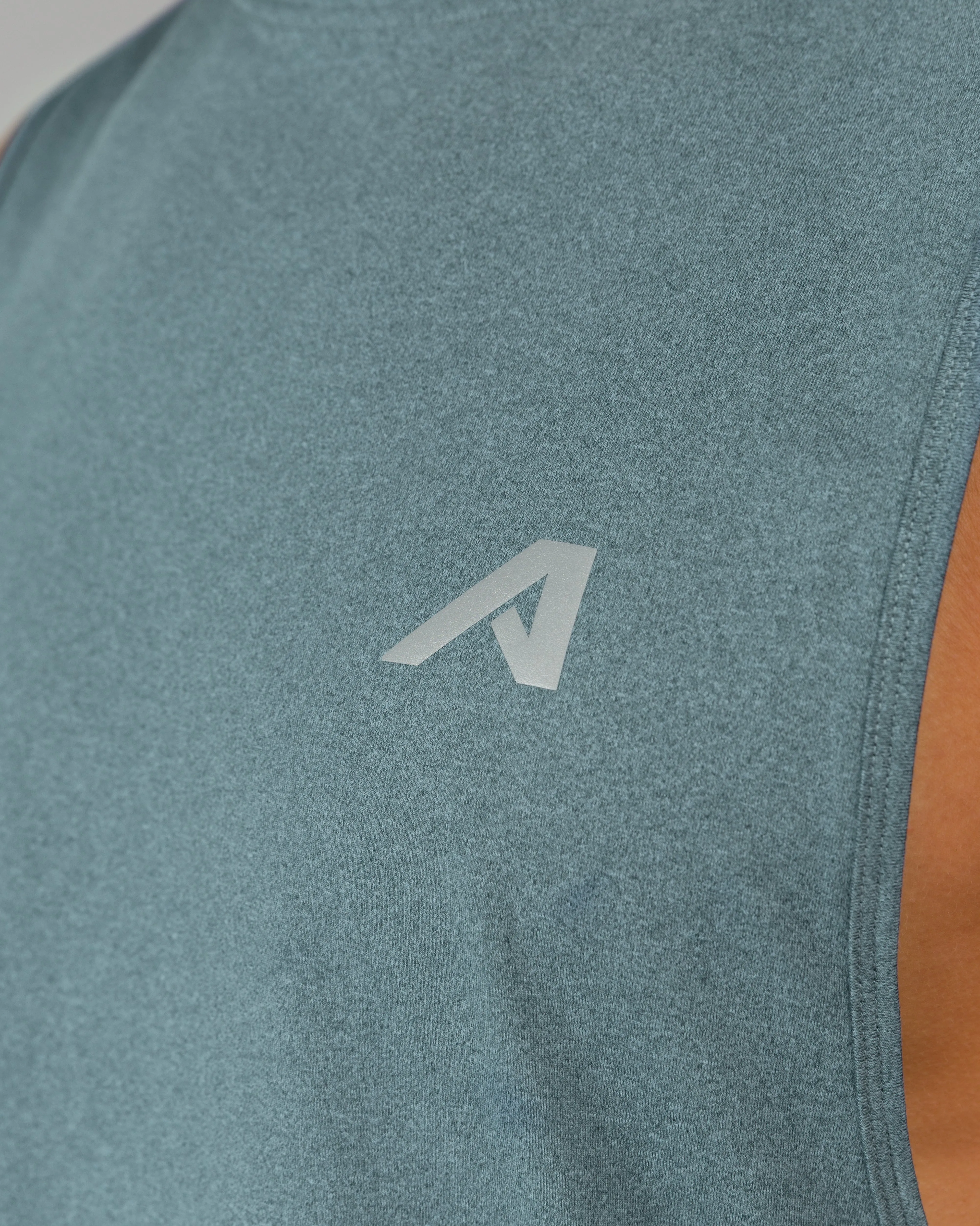Adapt Cutoff - Storm Blue TemperatureRegulating Fabric difficult to transport