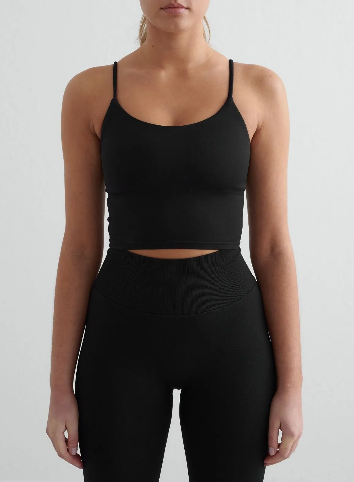 medium performance Fashion Active Black Shape Seamless Strap Singlet