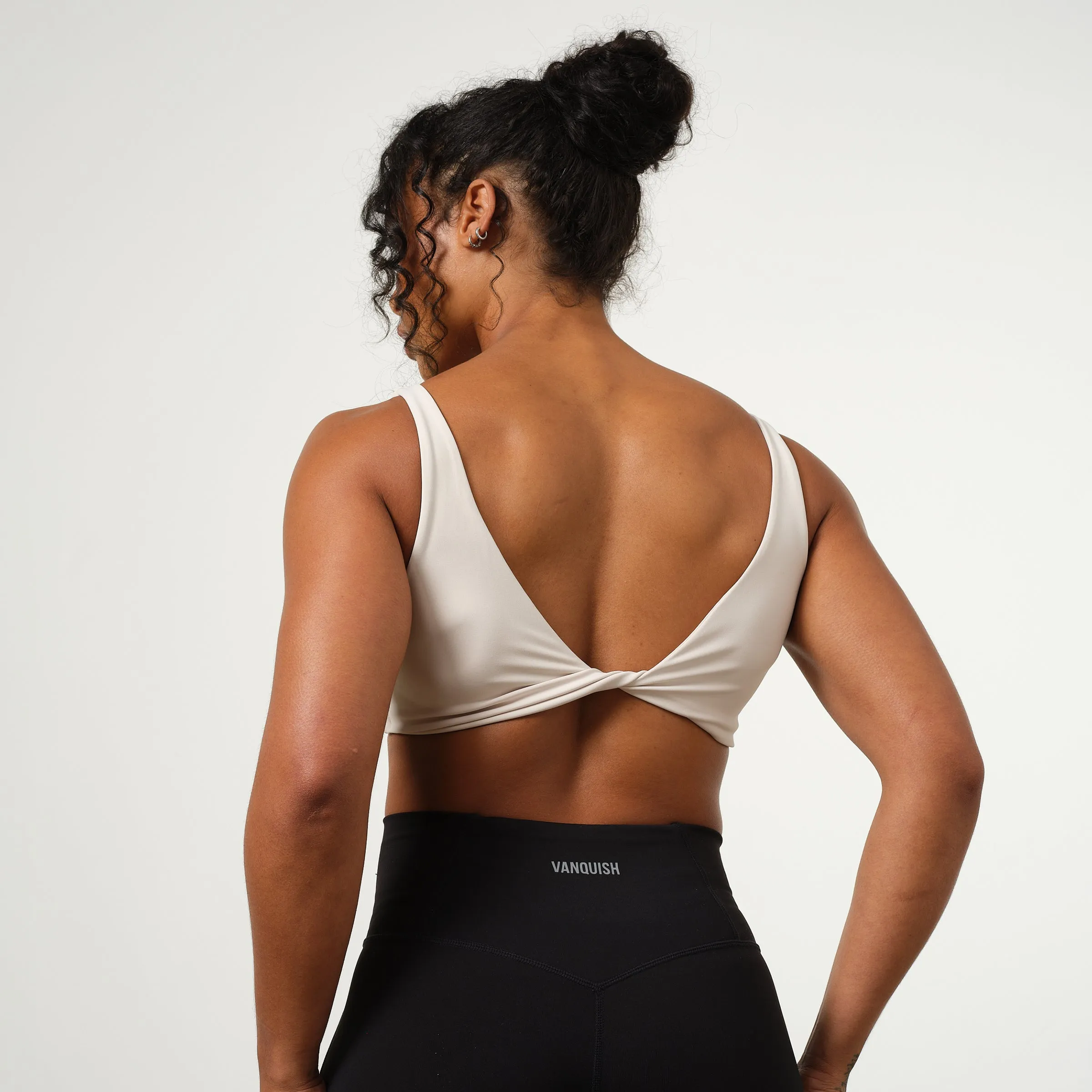 Oversized Fit VANQUISH ENHANCE NUDE TWIST FRONT BRA