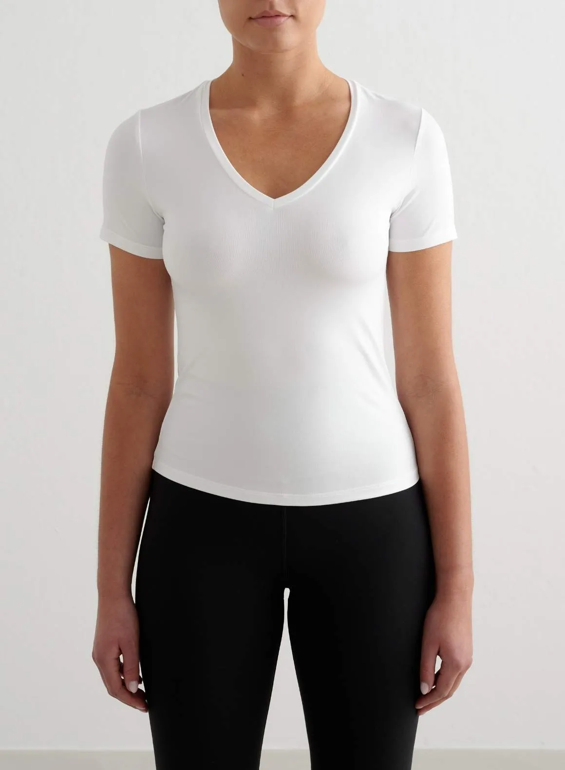 White Soft Basic V-Neck Short Sleeve MultipurposeCuffs Cool and Relaxed