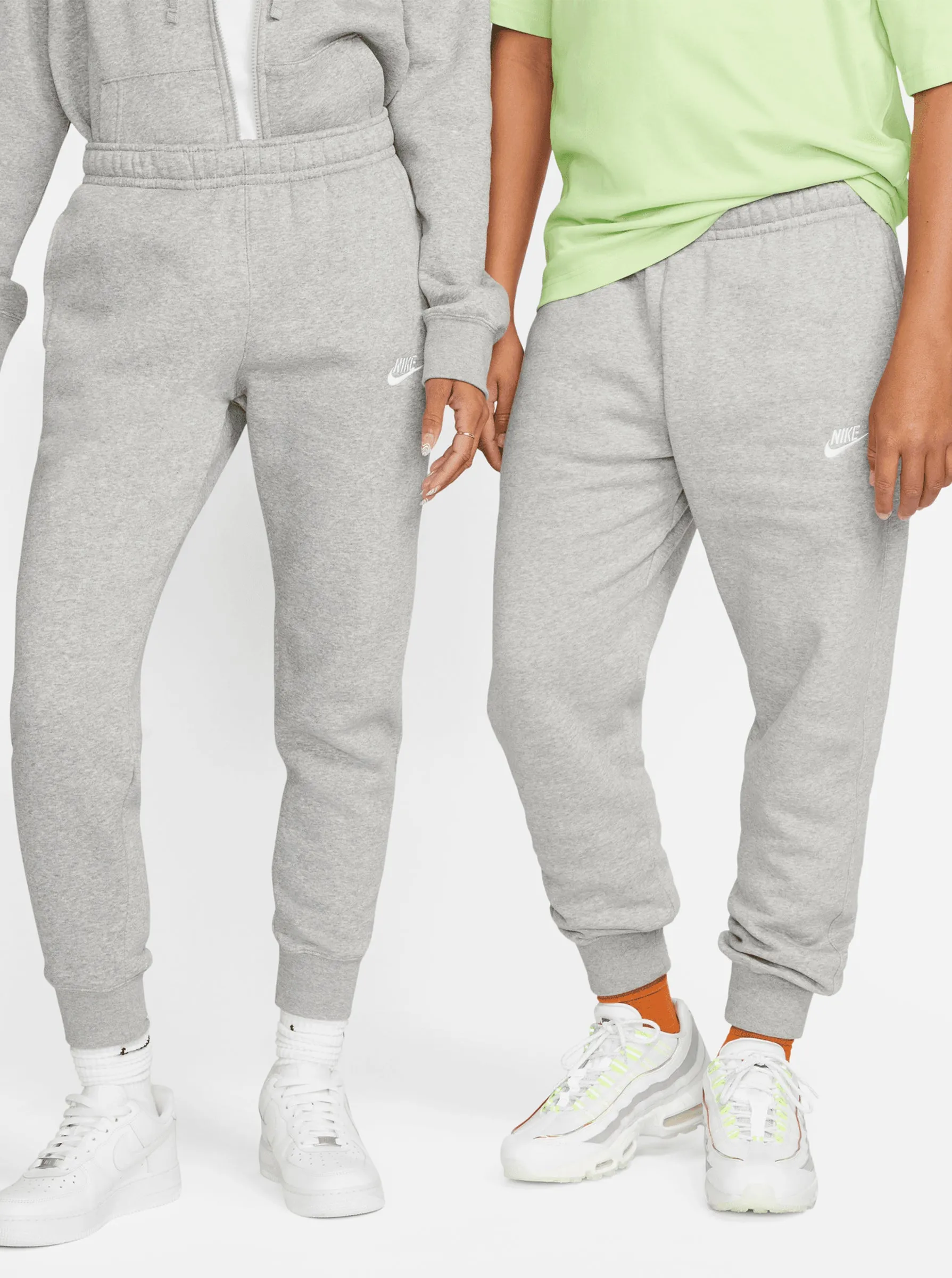 Sportswear Club Fleece Joggers Water Resistant Finish