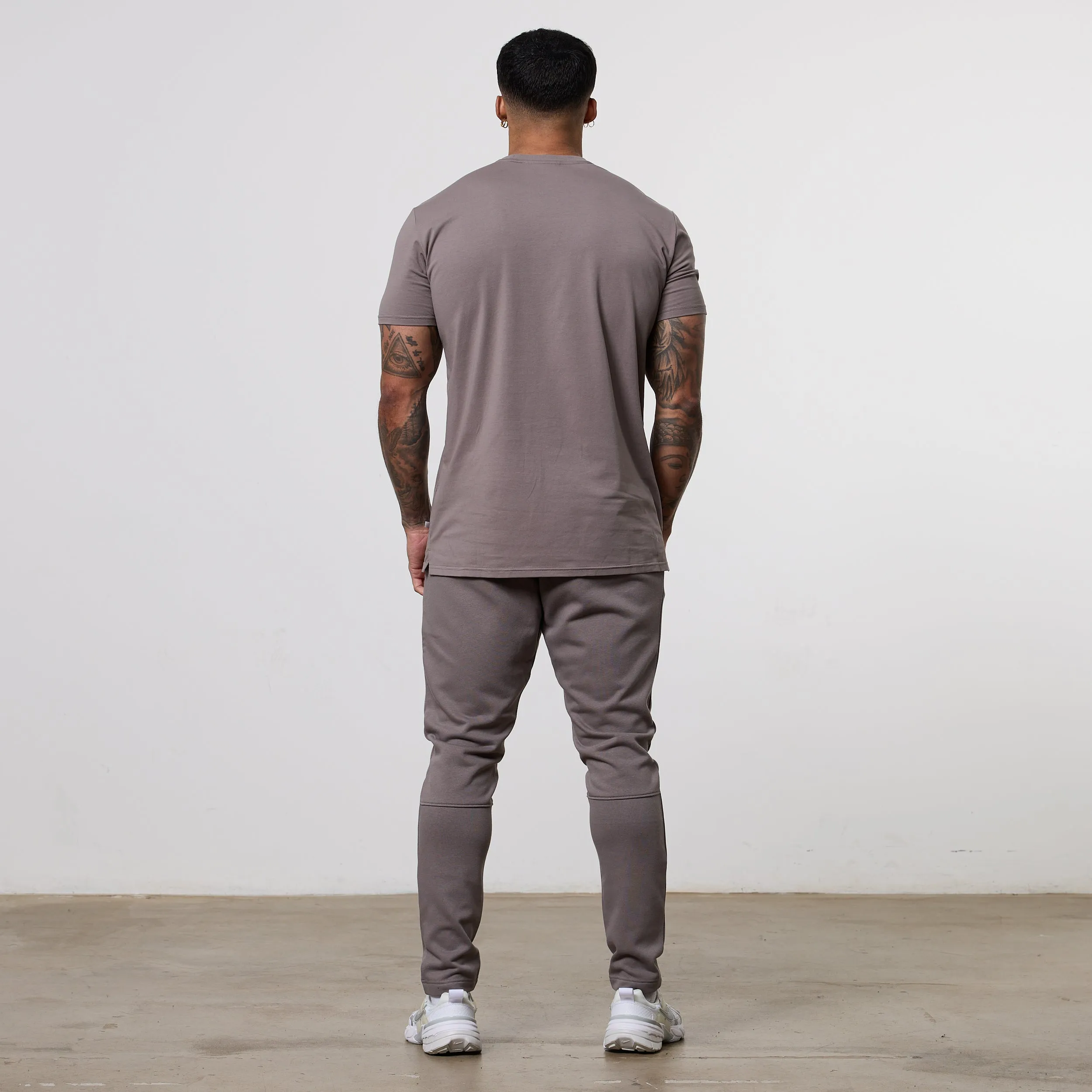 Vanquish Essential Mushroom Tapered Fit Sweatpants Lightweight insulation
