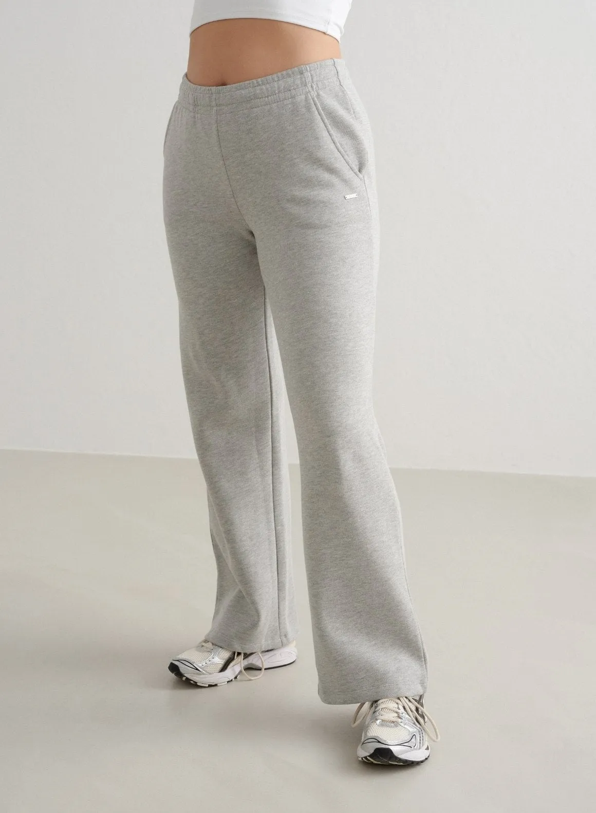 Form Fitting Grey Melange Wide Sweatpants