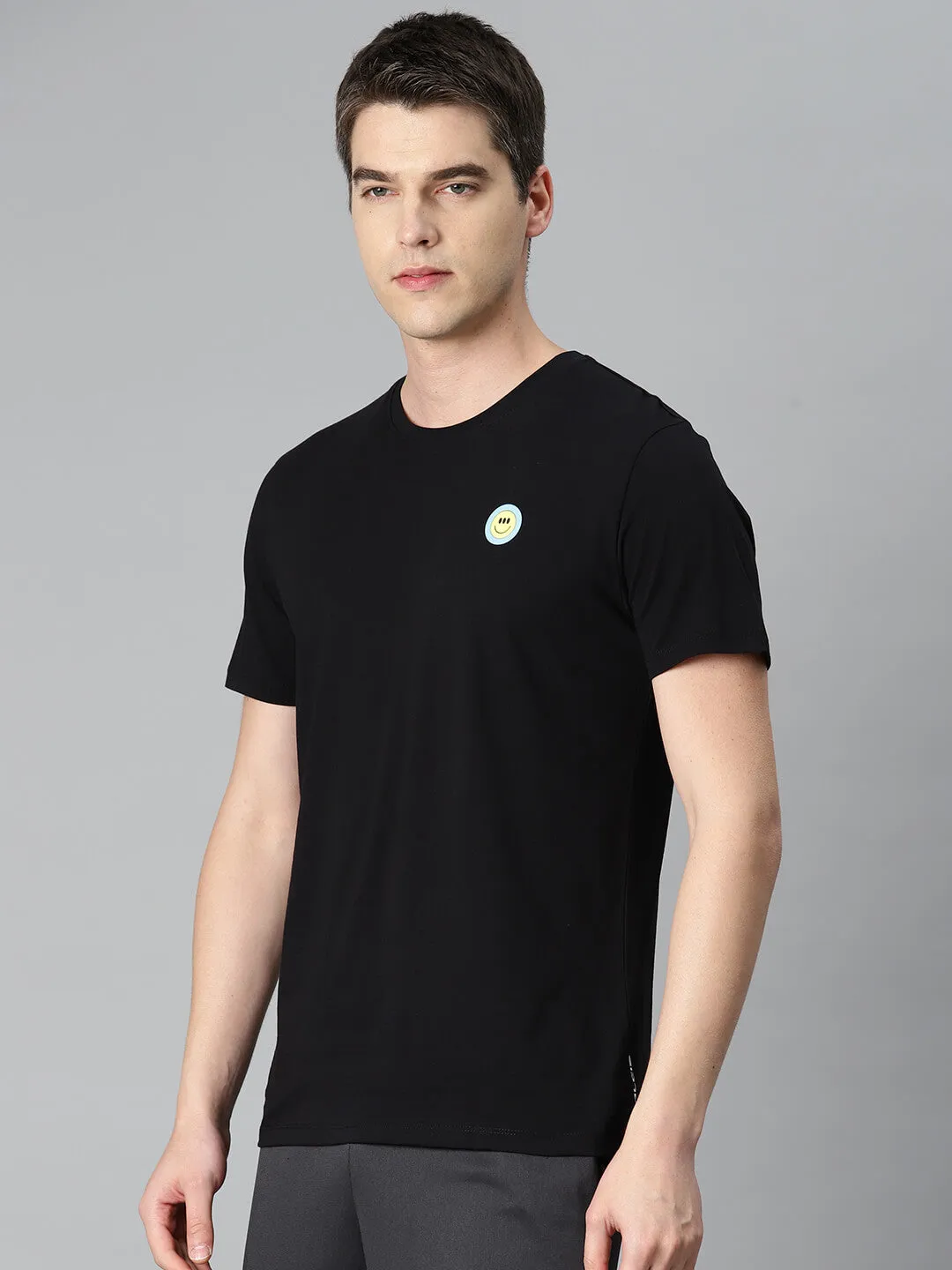 Flight Fit AntiSnagFabric Alcis Men Black Solid Sports T-shirt