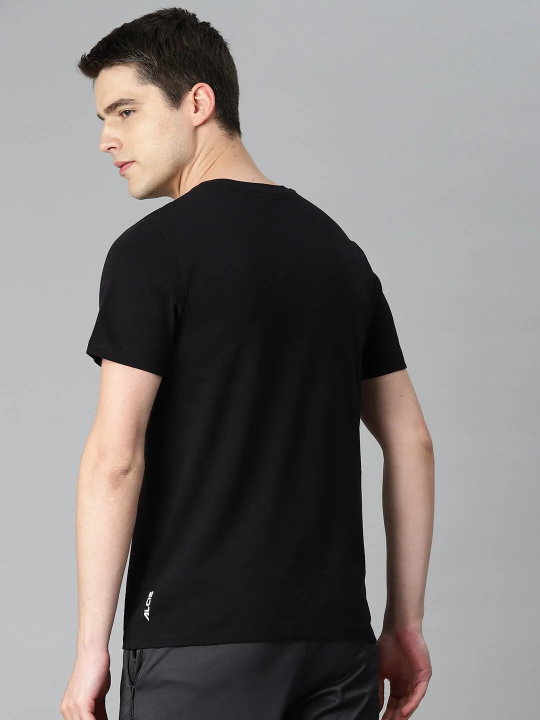 Alcis Men Black Solid Sports T-shirt TemperatureRegulatingLining Low Care