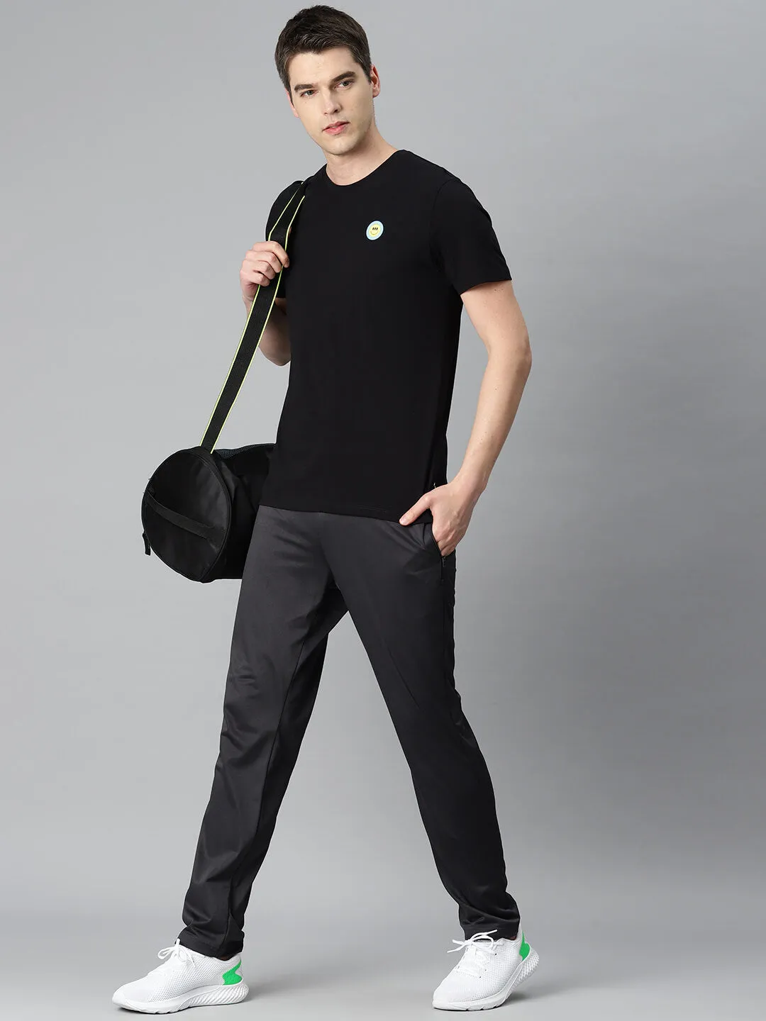 Alcis Men Black Solid Sports T-shirt Festival Air