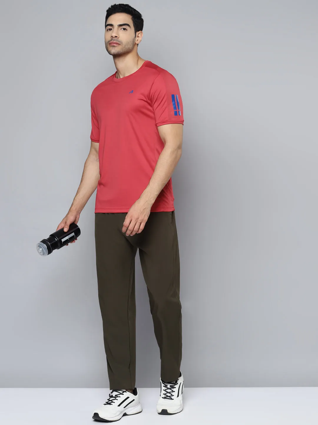 FadeResistant Color Alcis Men Red Slim Fit T-shirt