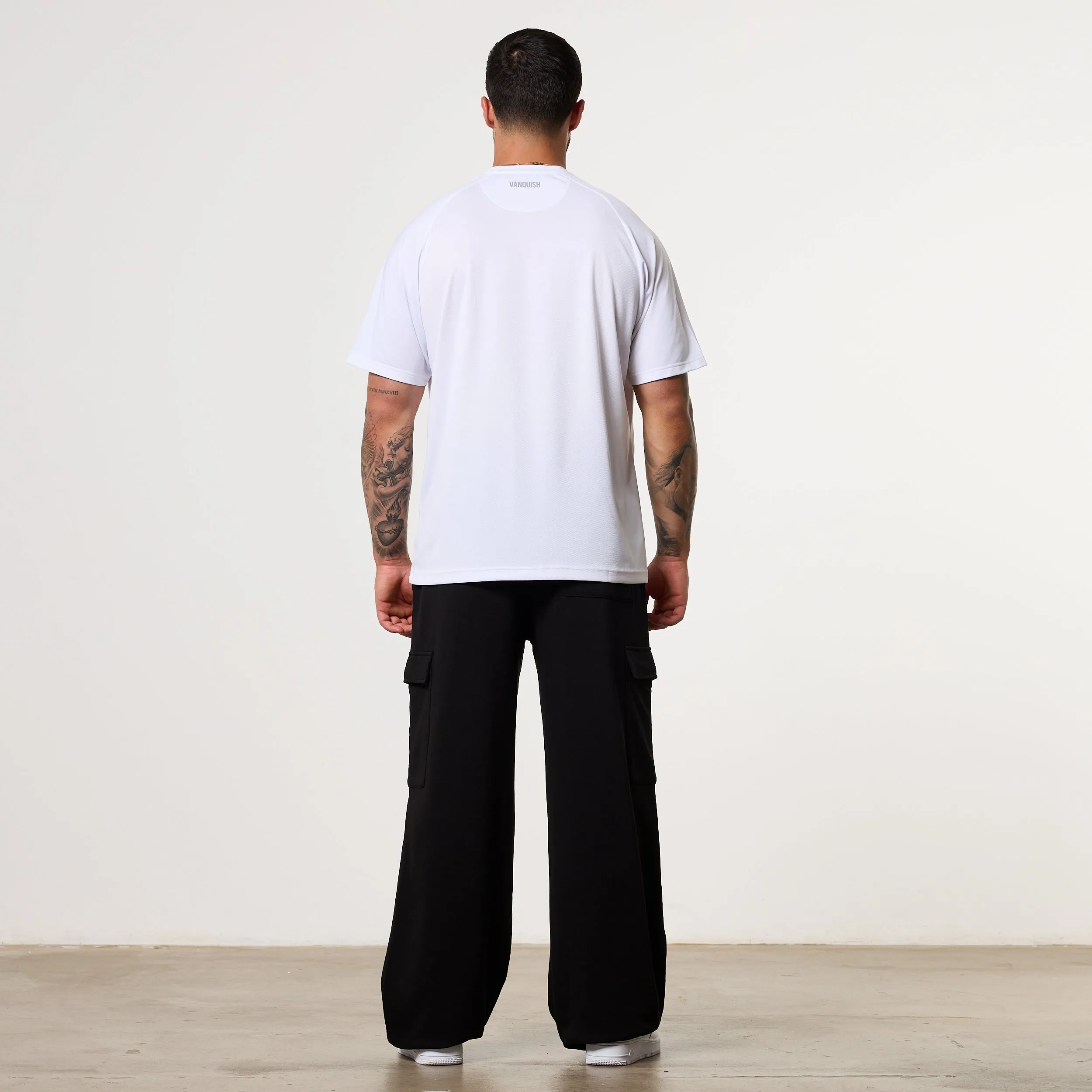 Fashion-Forward Fit Light Casual Vanquish Essential White Performance Oversized T Shirt
