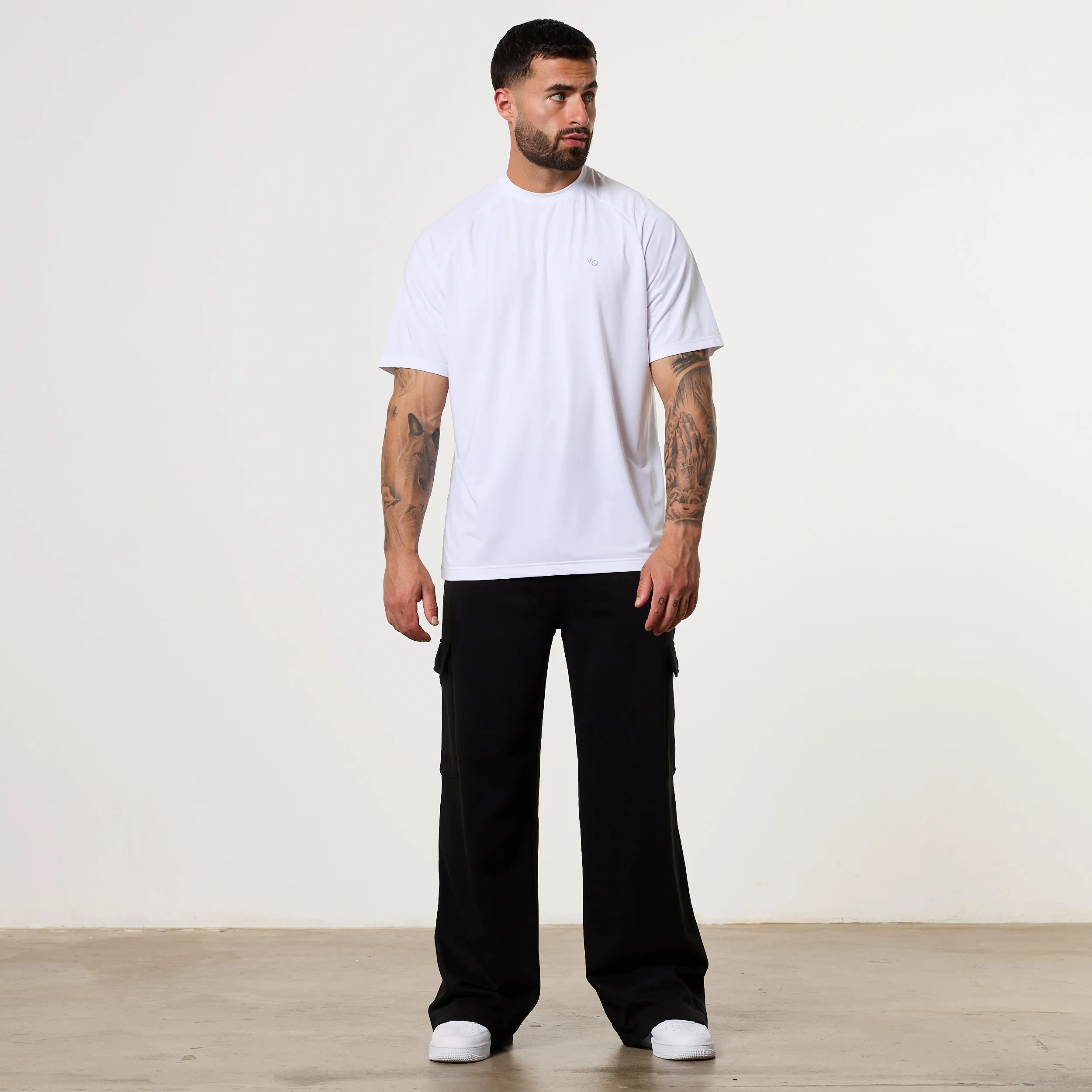 Travel Ready Light Fashion Vanquish Essential White Performance Oversized T Shirt