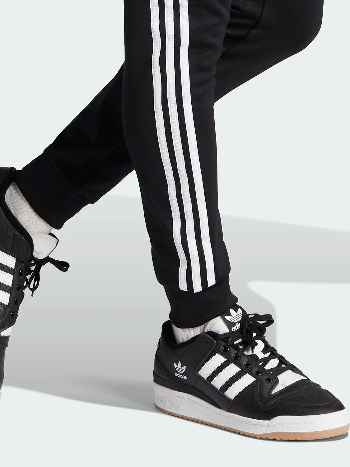 Lightweight Feel Easy Care Fabric Finish Adicolor Classics SST Tracksuit Pants