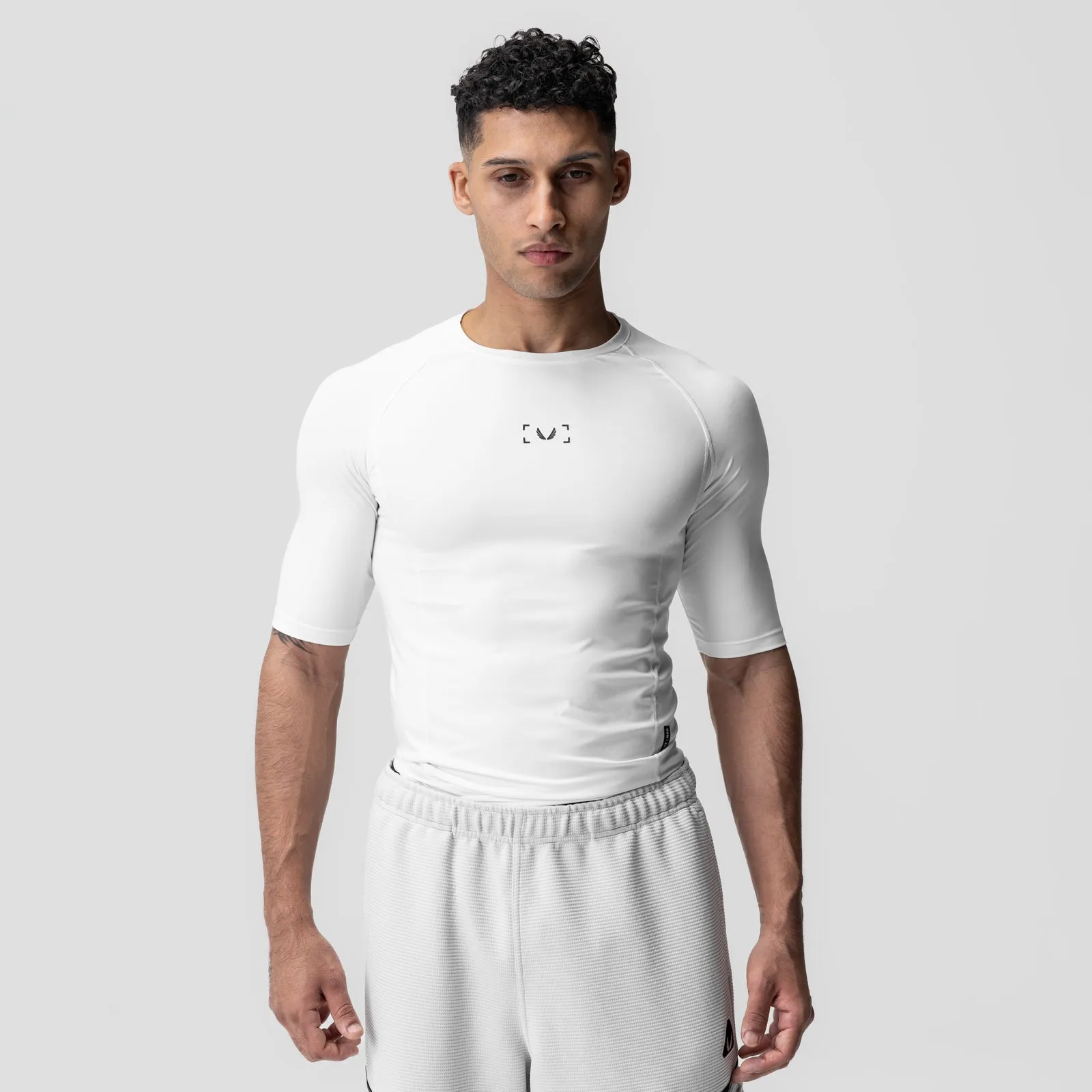 1027. WarpFlexx-Lite? Half-Sleeve Baselayer - White Movie Night