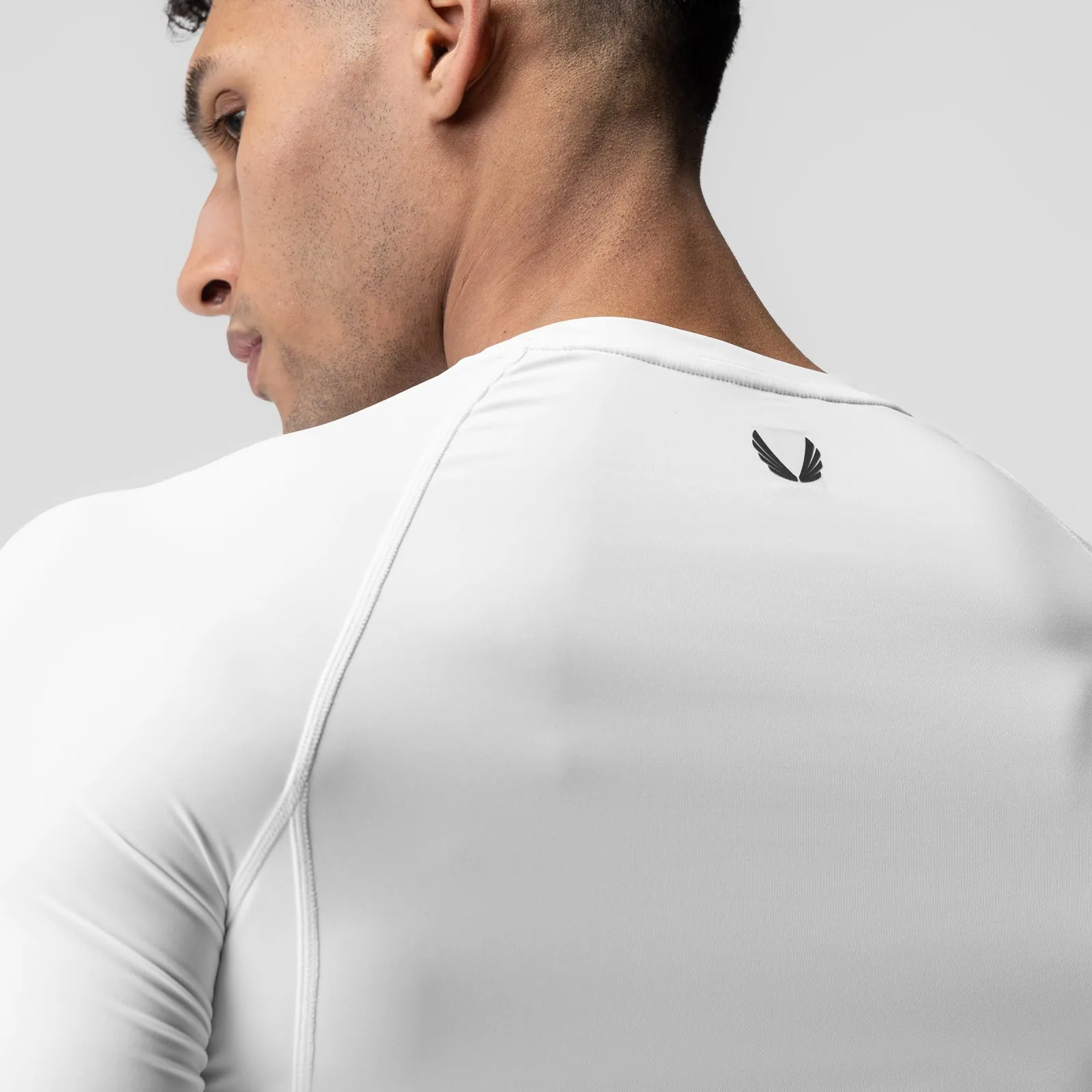 Daily Style Trend Seam Free Edging 1027. WarpFlexx-Lite? Half-Sleeve Baselayer - White