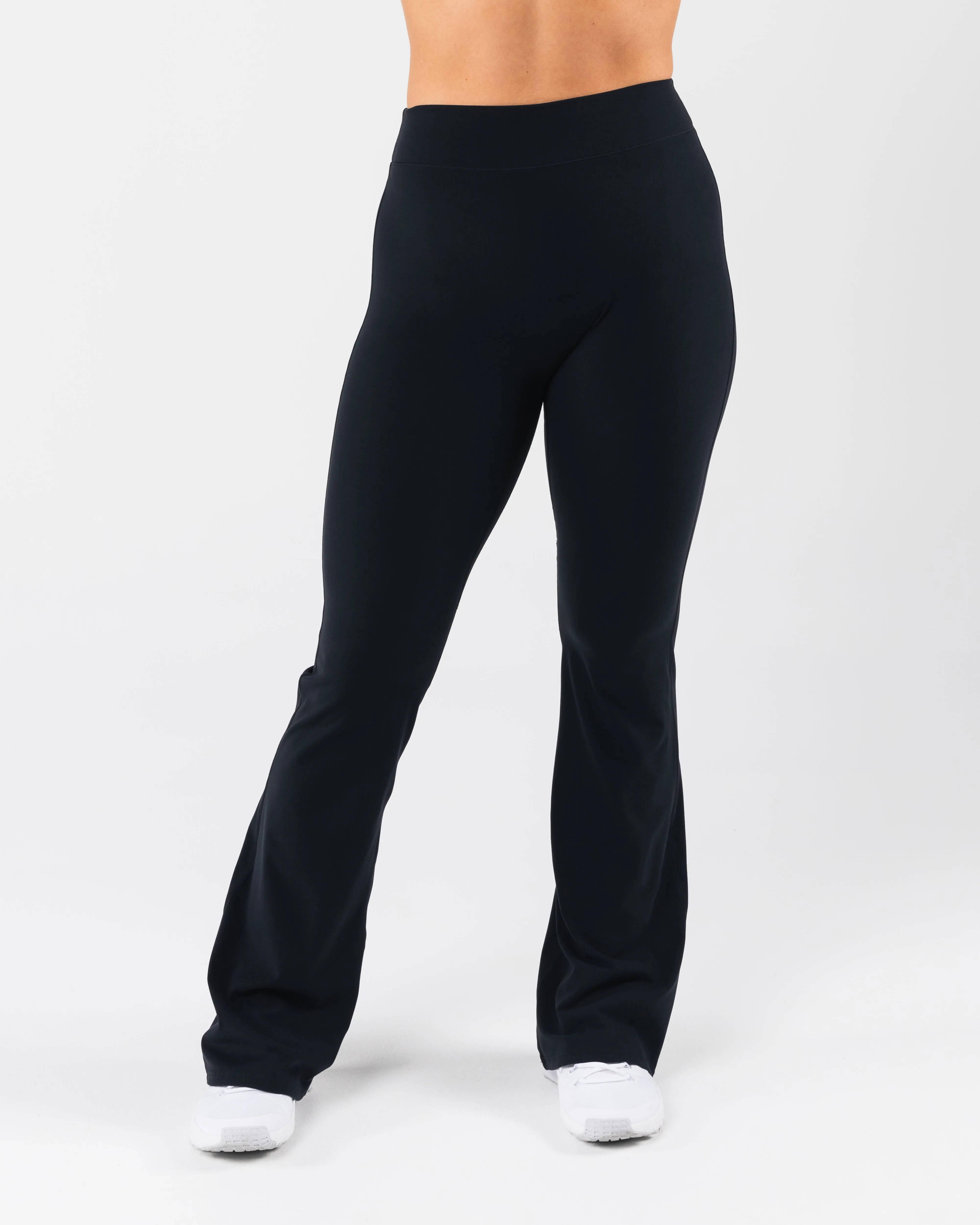 Mid Rise Everyday Core Flared Pant - Black