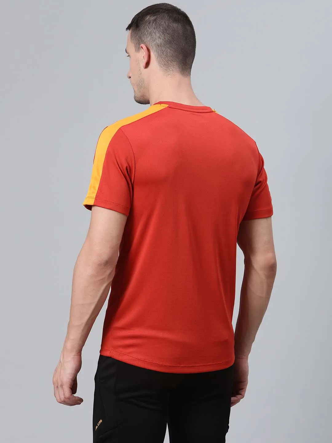 Relax Vibe Low Care Alcis Men Rust Red Solid Round Neck Training T-shirt