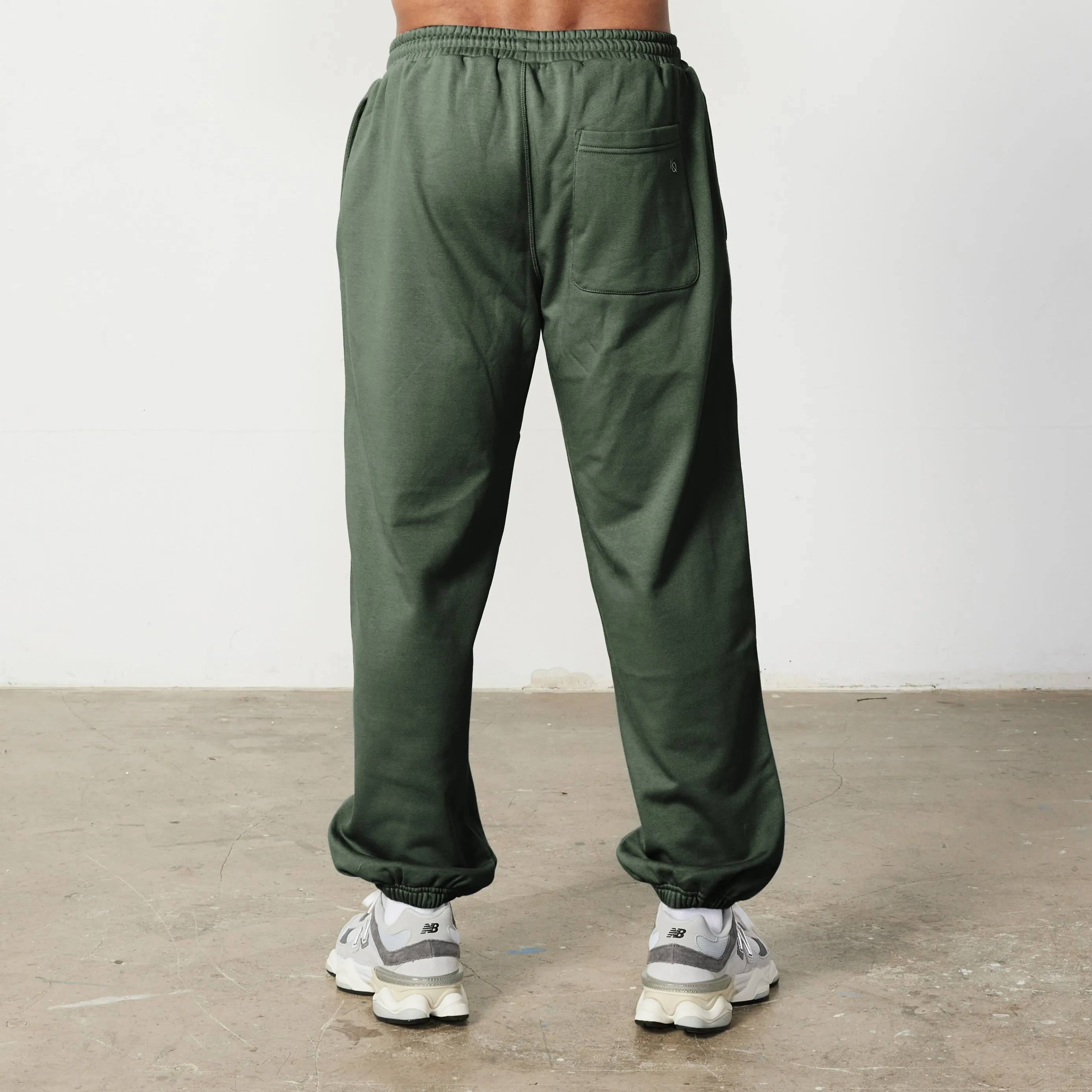 DurableReinforcedMaterial Everyday Comfort Vanquish Essential Forest Green Oversized Sweatpants