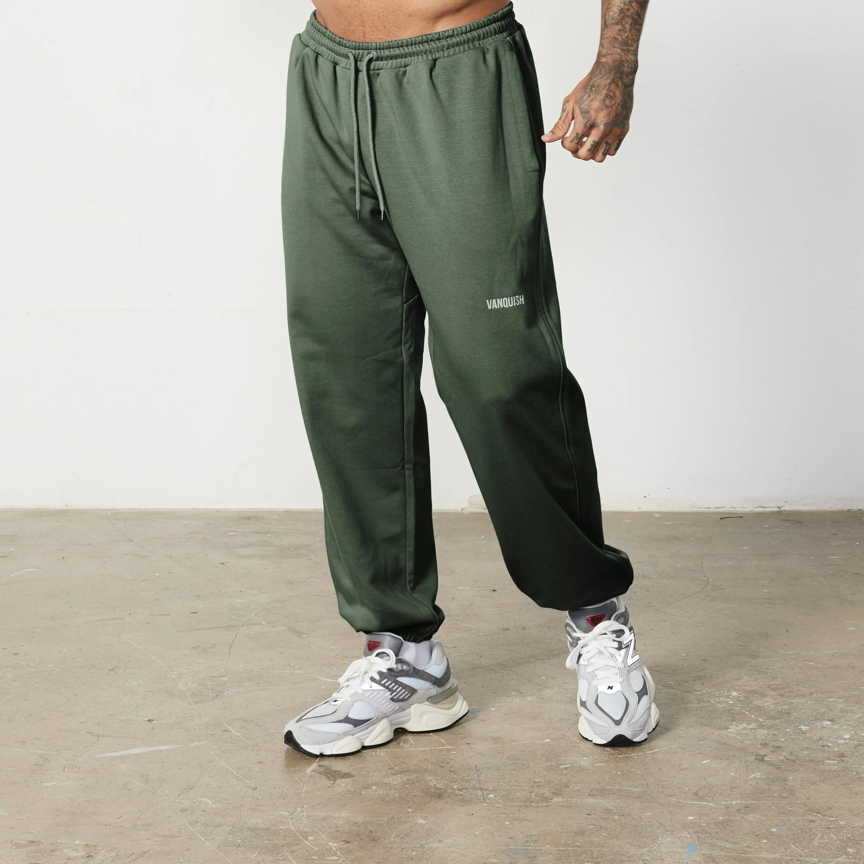 WaterRepellentCoating Raw edge Vanquish Essential Forest Green Oversized Sweatpants