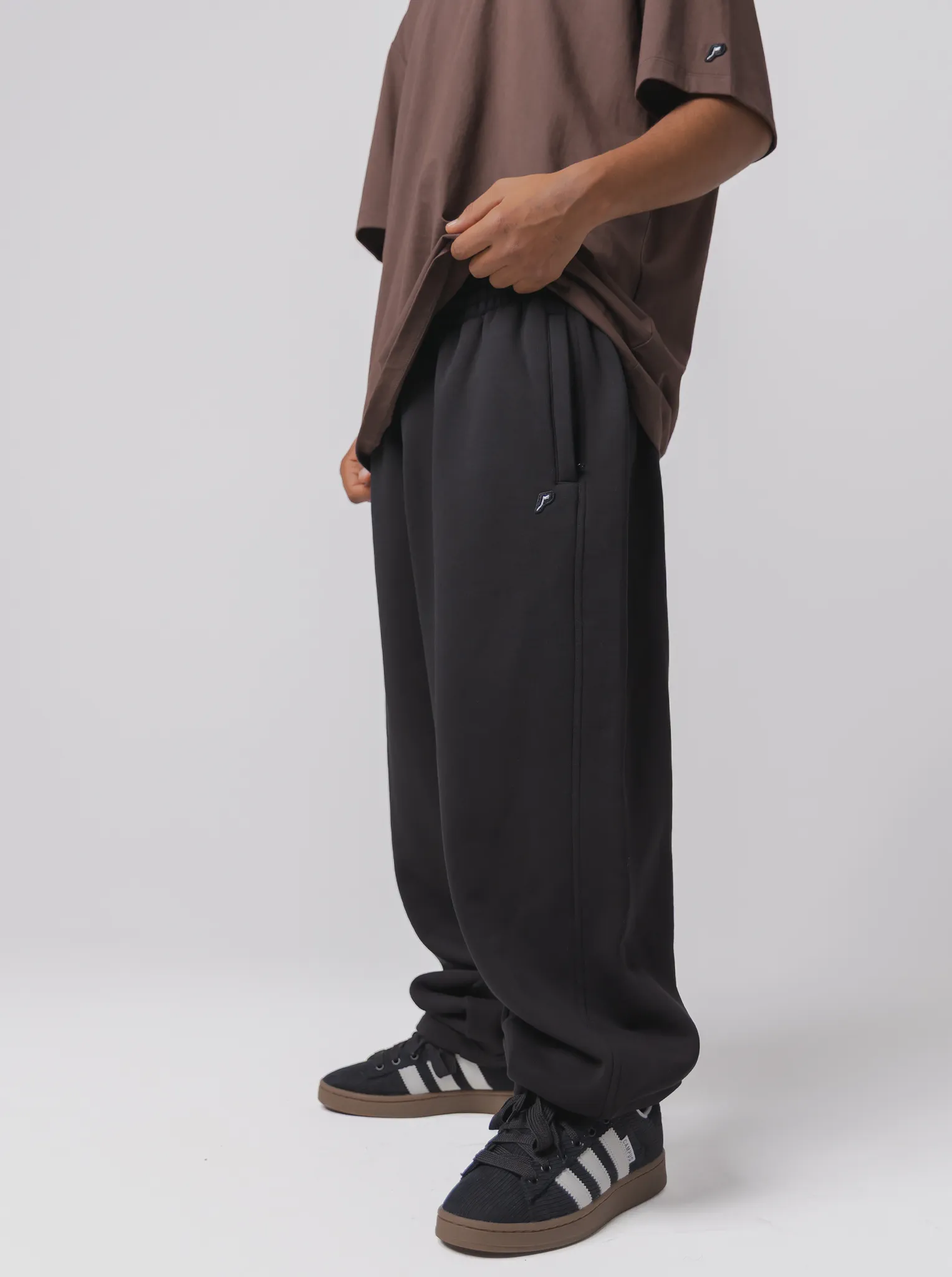 Straight Sweatpant in Court Black Core Comfort Soft Touch