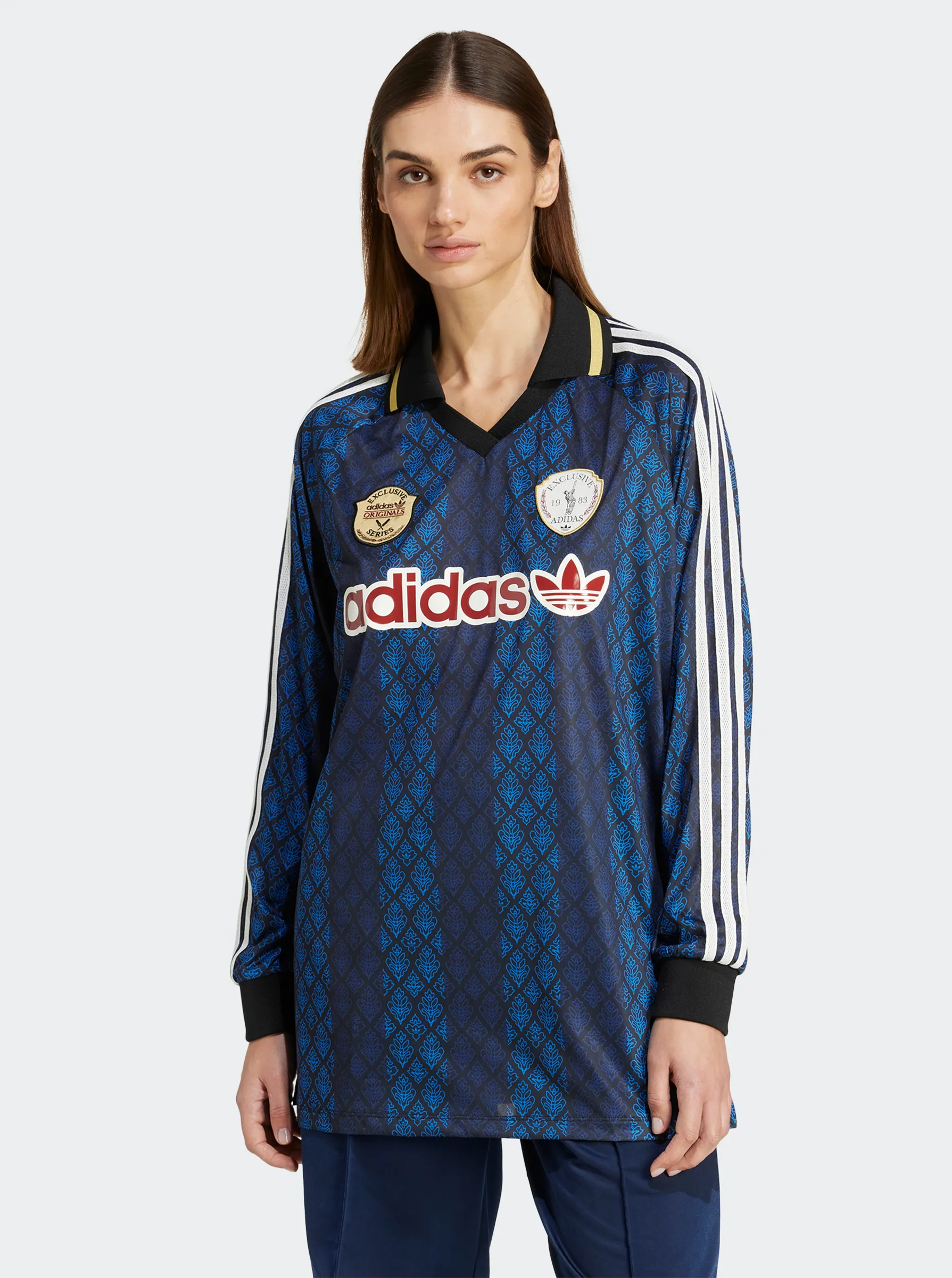 Retro Sports Cricket-Inspired Long Sleeve Jersey Bobcat like High Neck