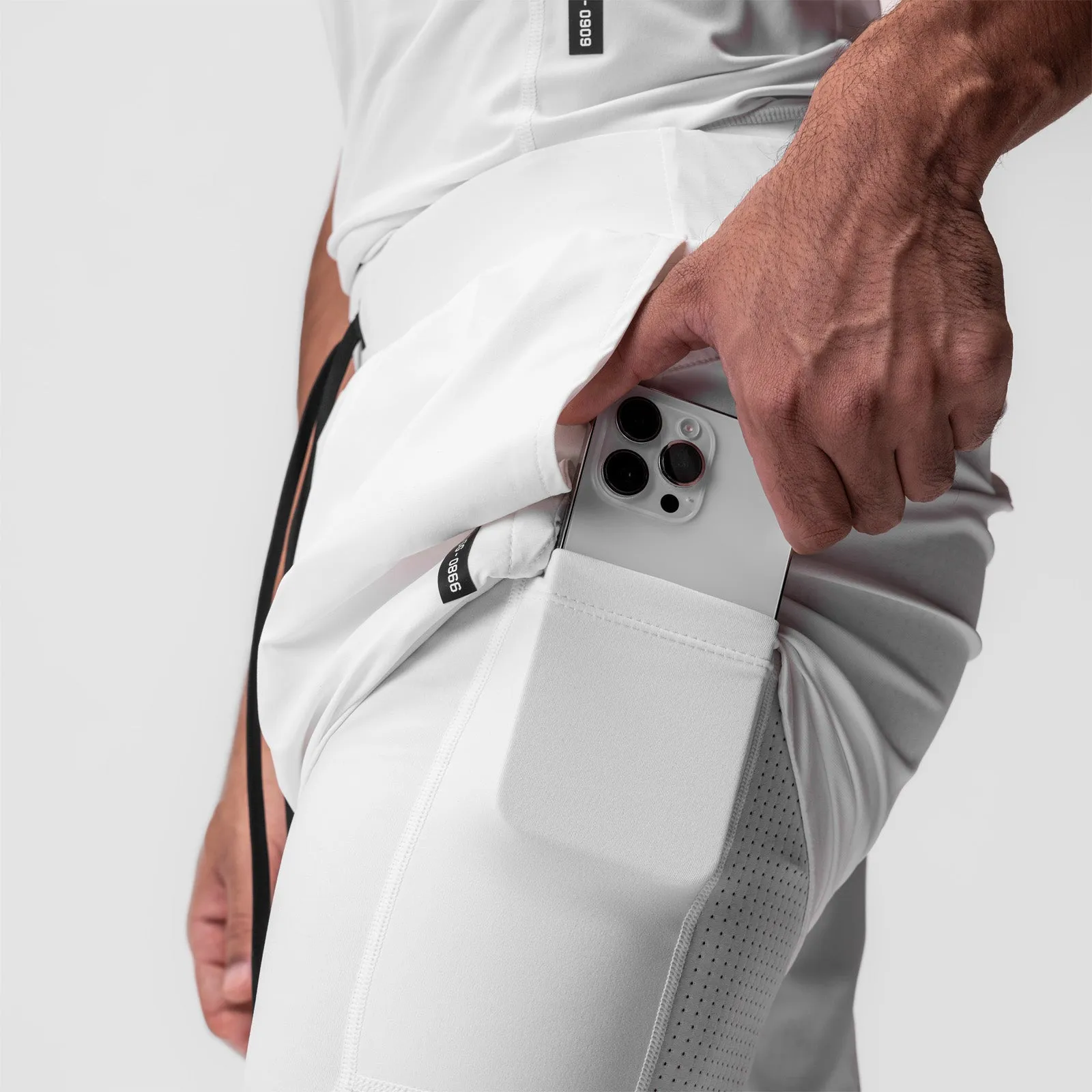 Anti Cling Technology 0866. Tetra-Lite? 7" Liner Short - White "Cyber"/White