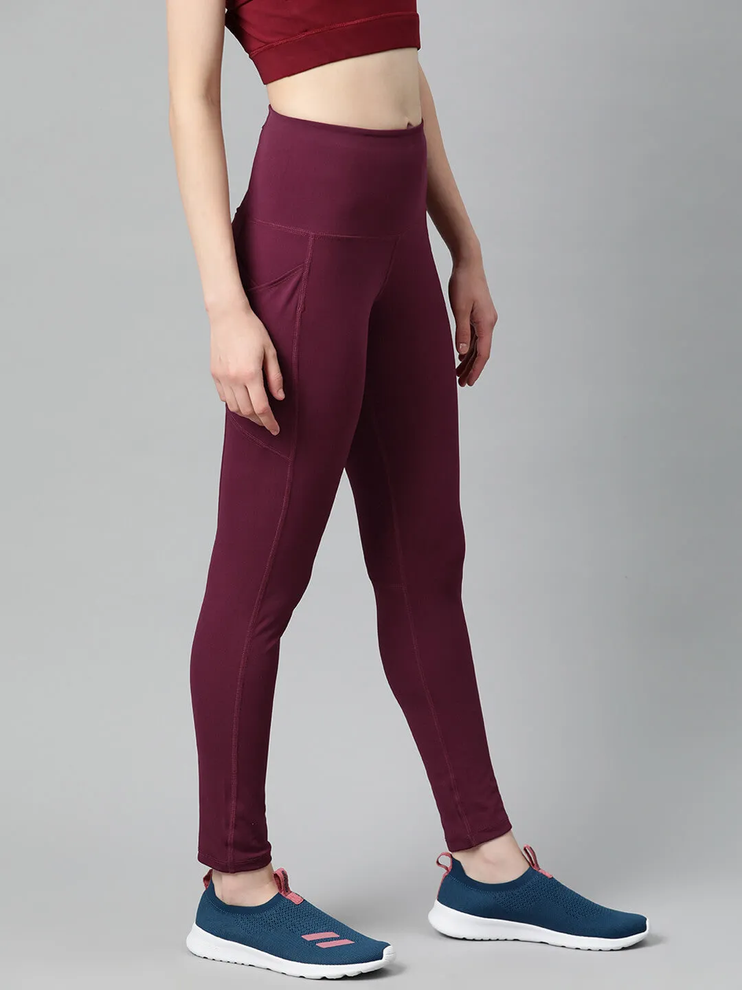 Alcis Women Solid Knitted Running Tights Machine wash