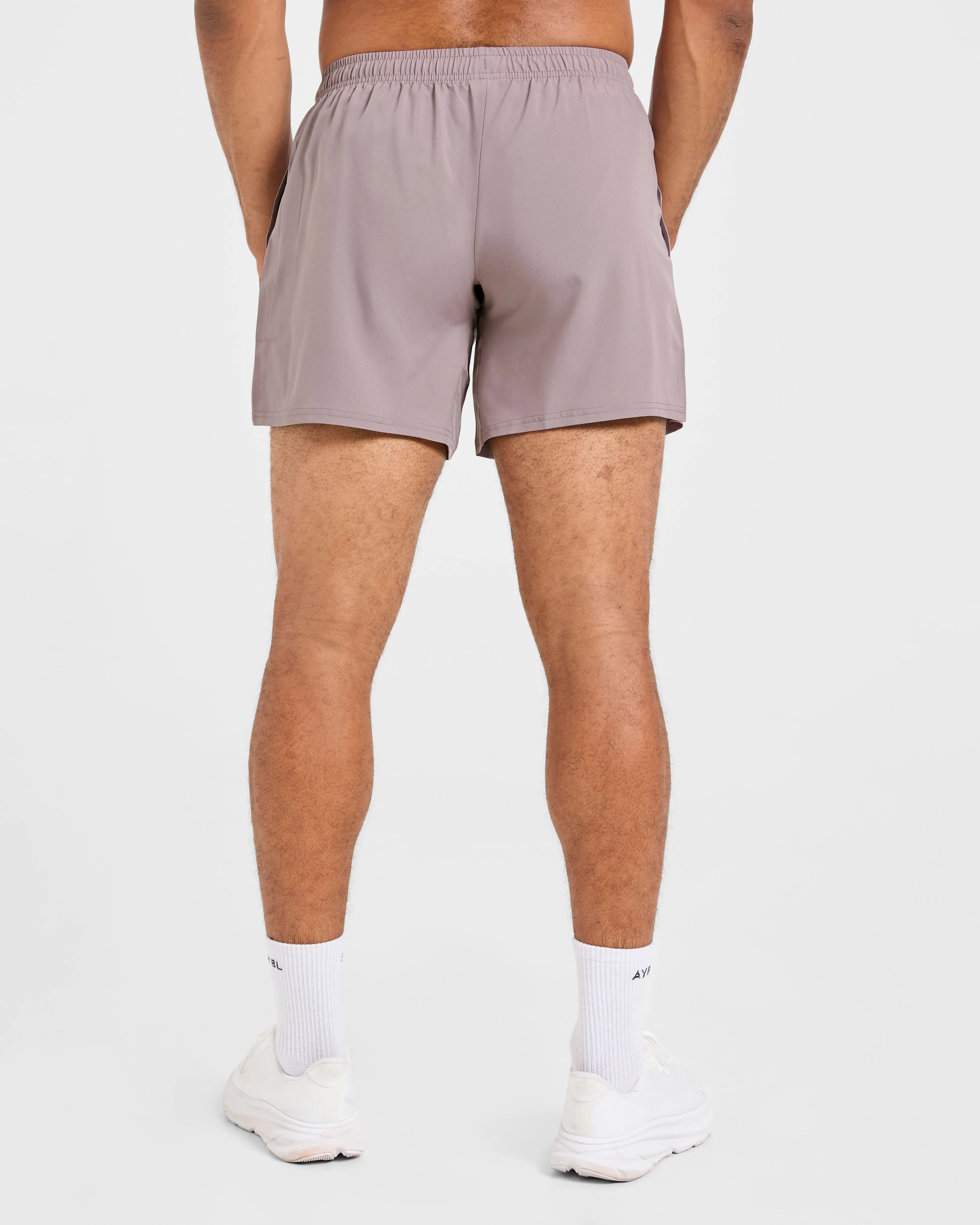 Core 5" Shorts - Steel Mauve hip look