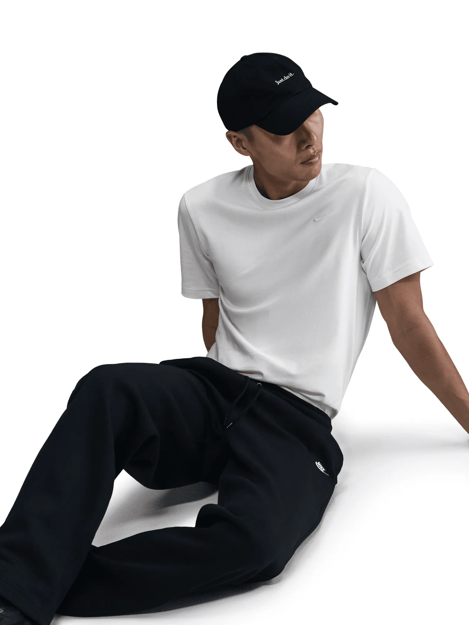 Tailored Silhouette ReflectiveAccentDetails Open-Hem Fleece Pants