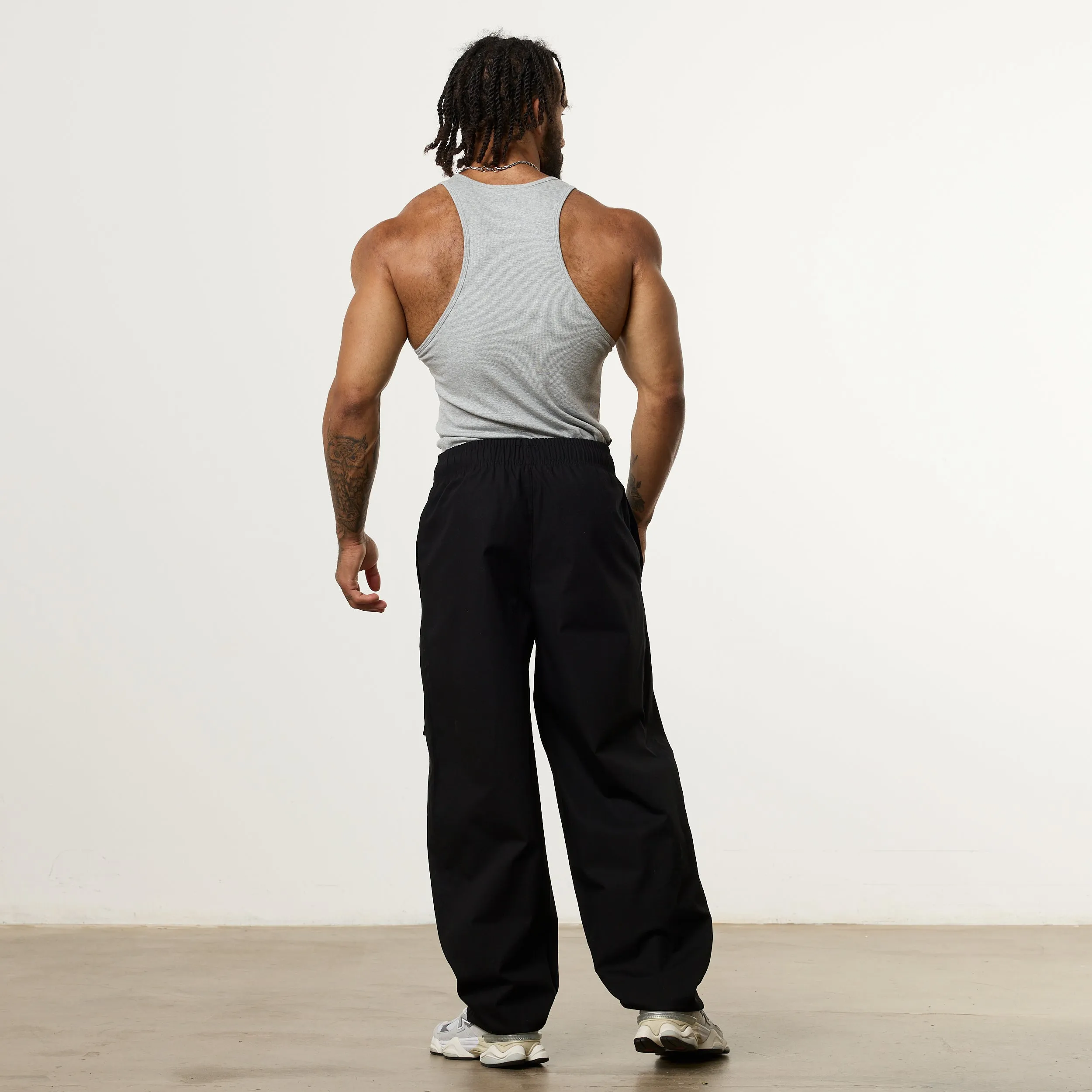 Straight Leg Lifting Cargo Pants Durable Hemming No Ride Up Design
