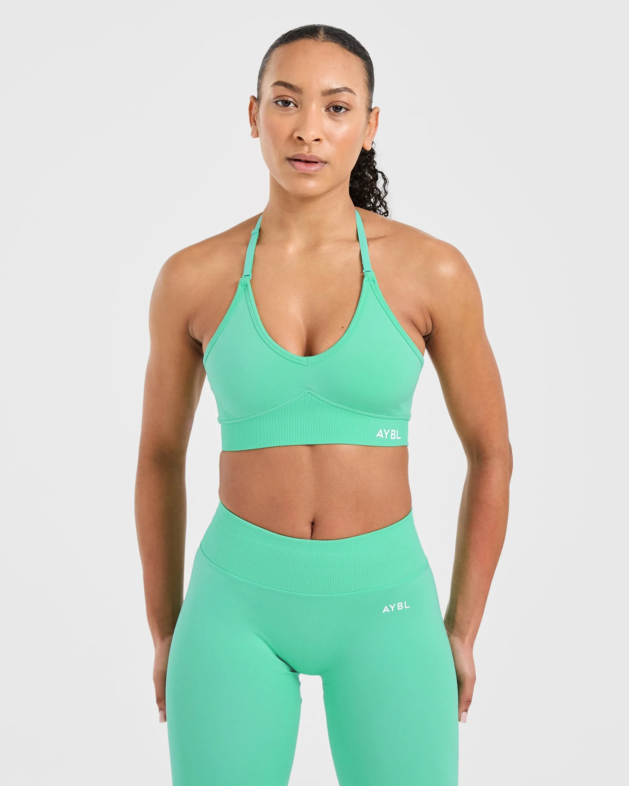 Adapt Seamless Sports Bra - Spring Mint Seam-Free Construction