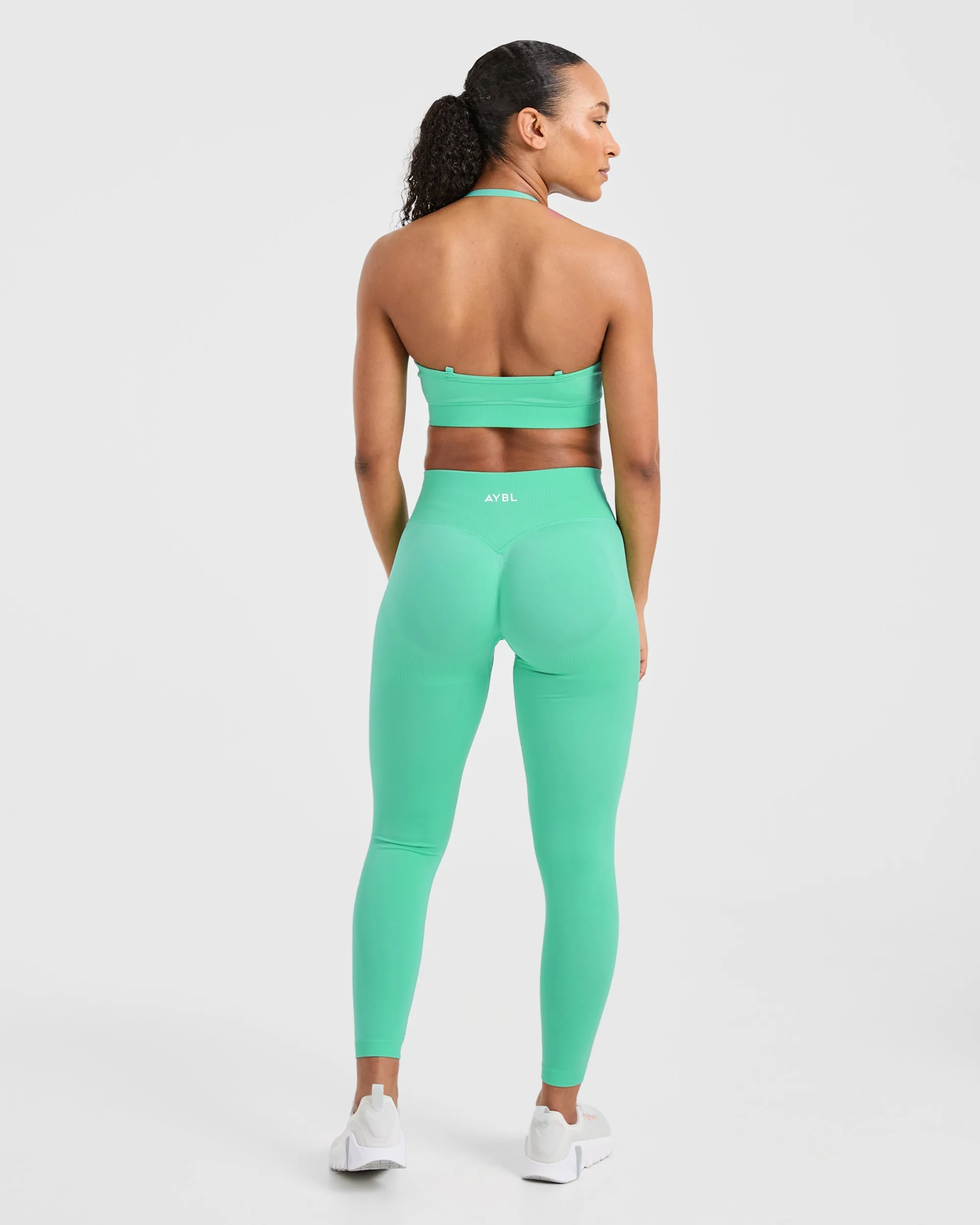 Adapt Seamless Sports Bra - Spring Mint Mix and match seams synthetic materials