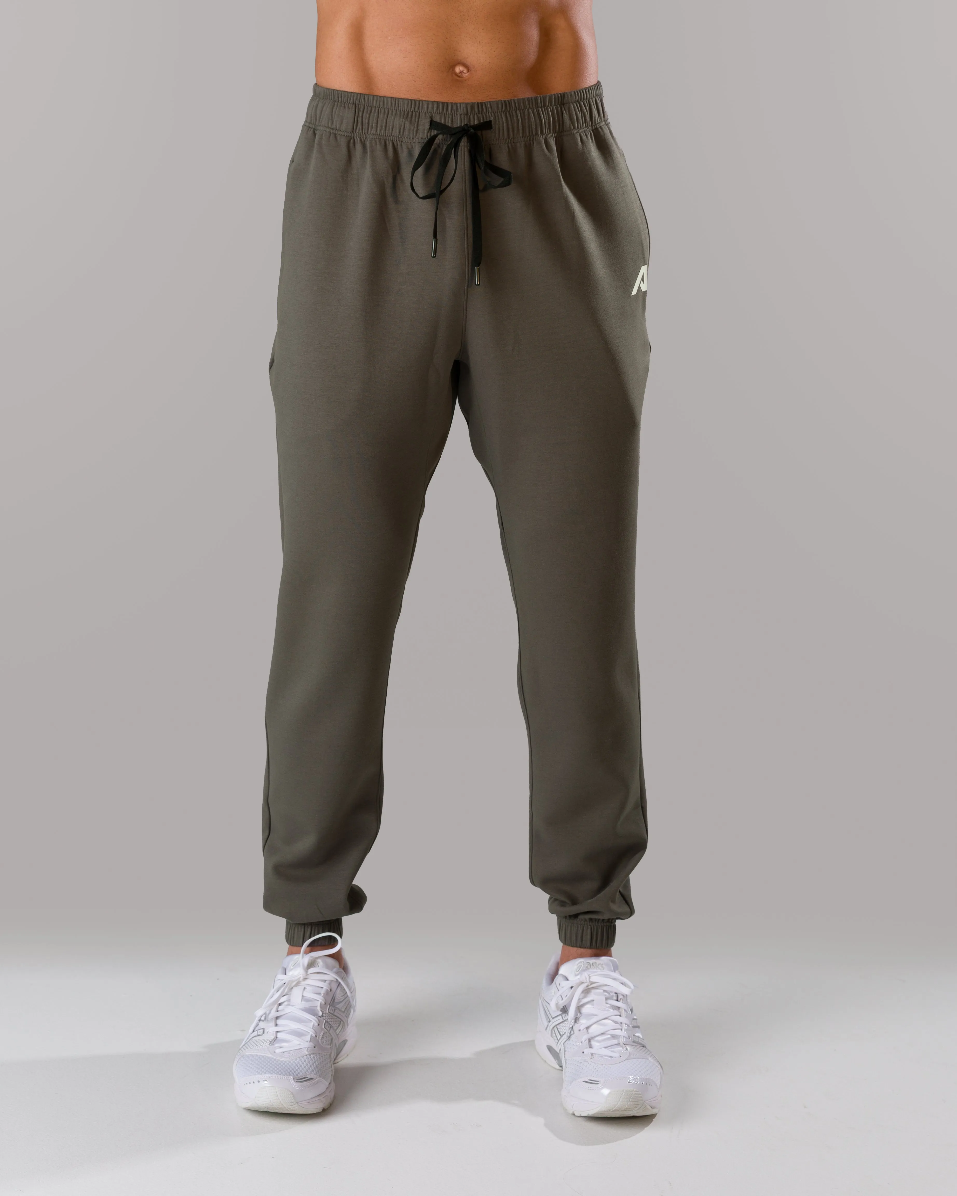 Wrinkle Free Fabric Water Repellent Coating Vantage Jogger - Iron Charcoal