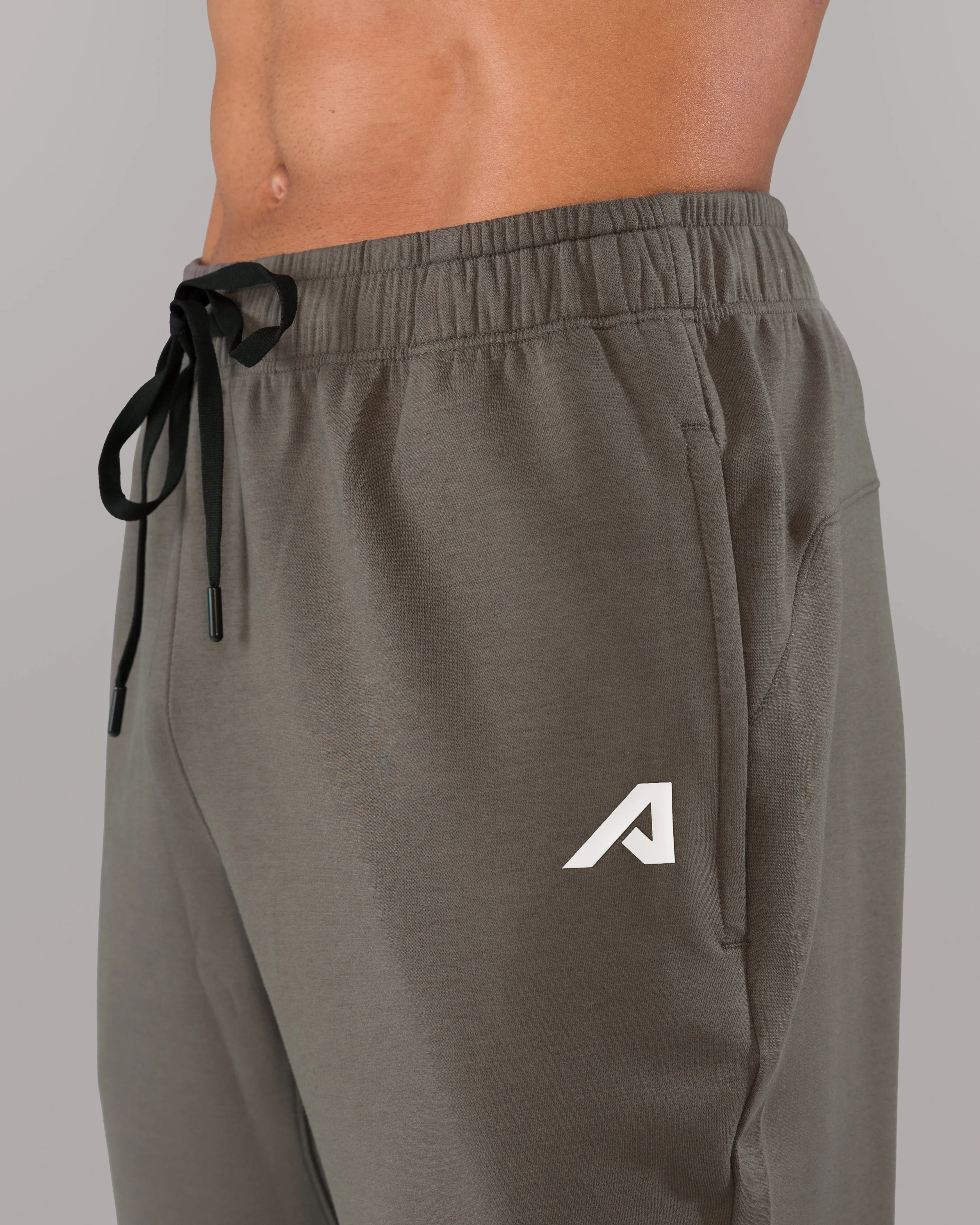 Water Resistant Finish Vantage Jogger - Iron Charcoal