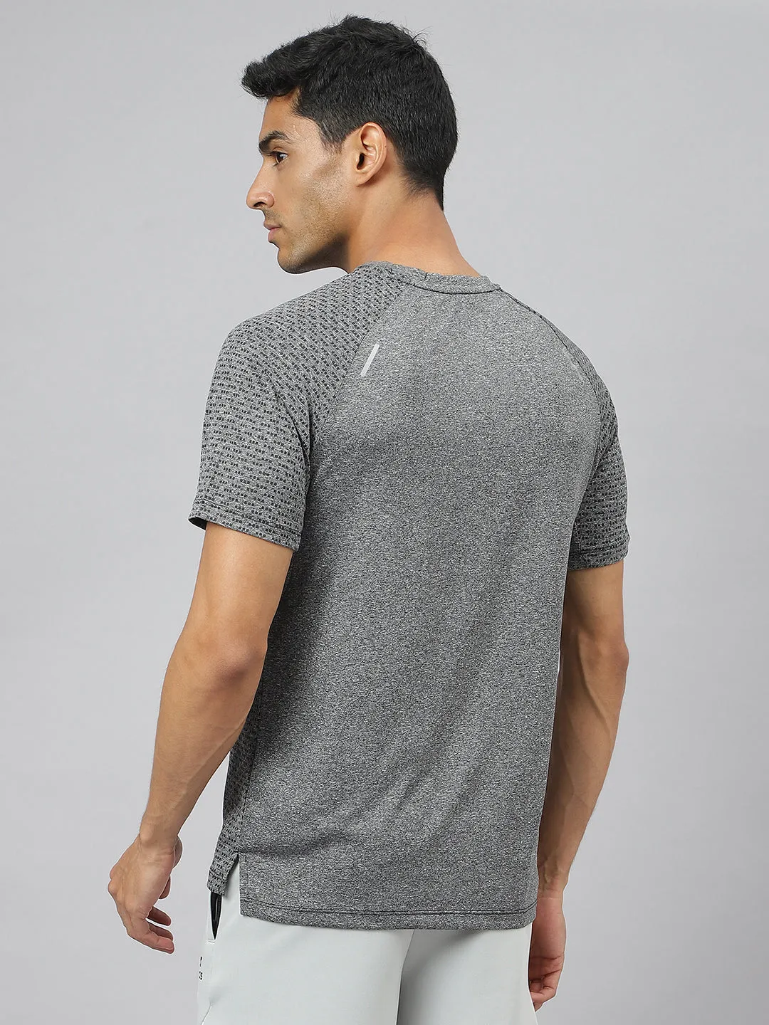 Alcis Men Black Heather Anti-Static Slim-Fit Round Neck Distance Running T-Shirt OdorResistantFabric Glitter Glow