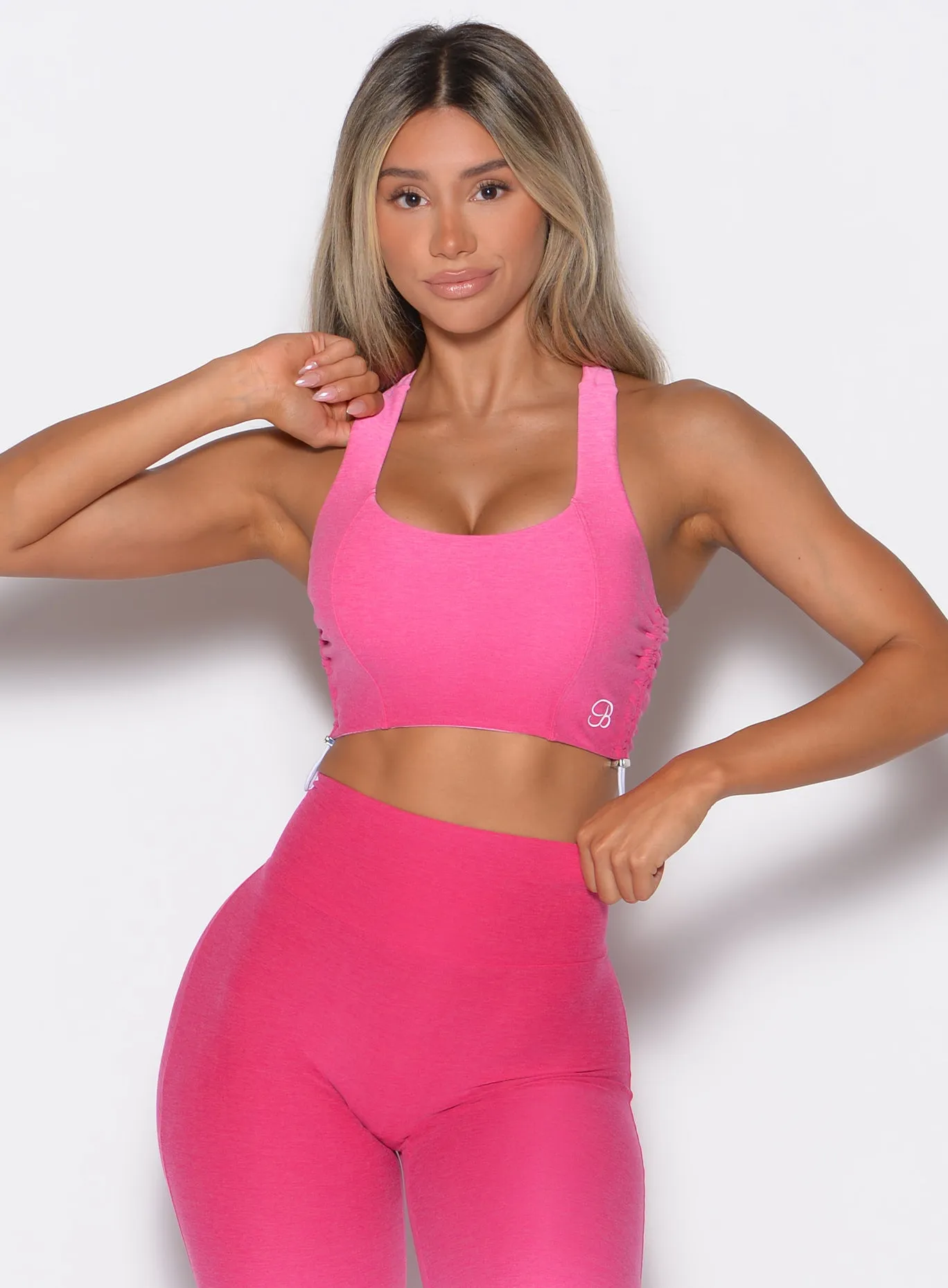 Anatomical Contour Enhanced Airflow Design Toggle Sports Bra