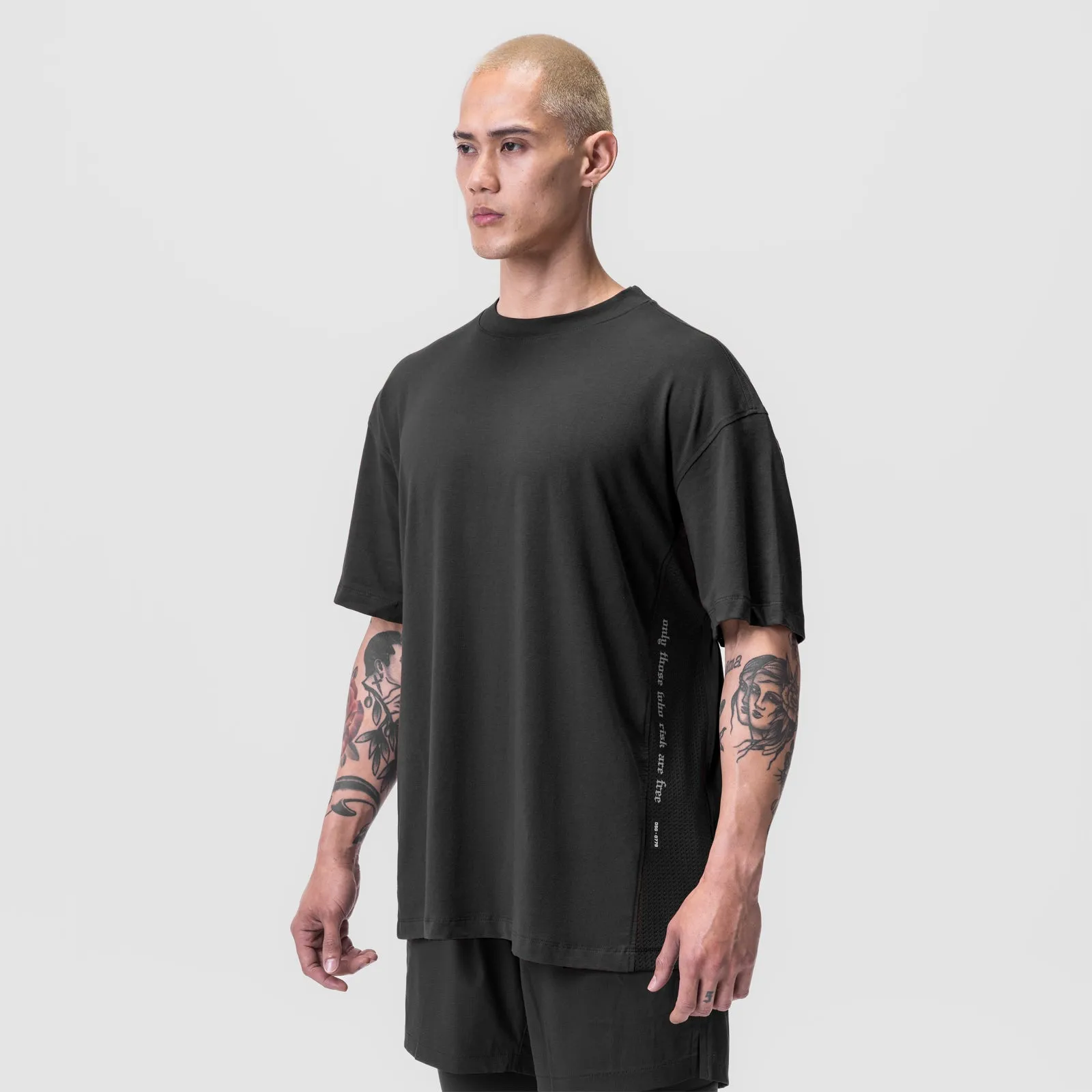 Daily Comfort Style Breathable mesh panel 0779. Supima? Mesh Panel Oversized Tee - Dusk Black