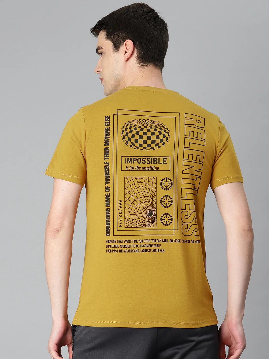 Alcis Men Mustrad Yellow Printed Sports T-shirt ComfortStretch HighElasticity Fiber