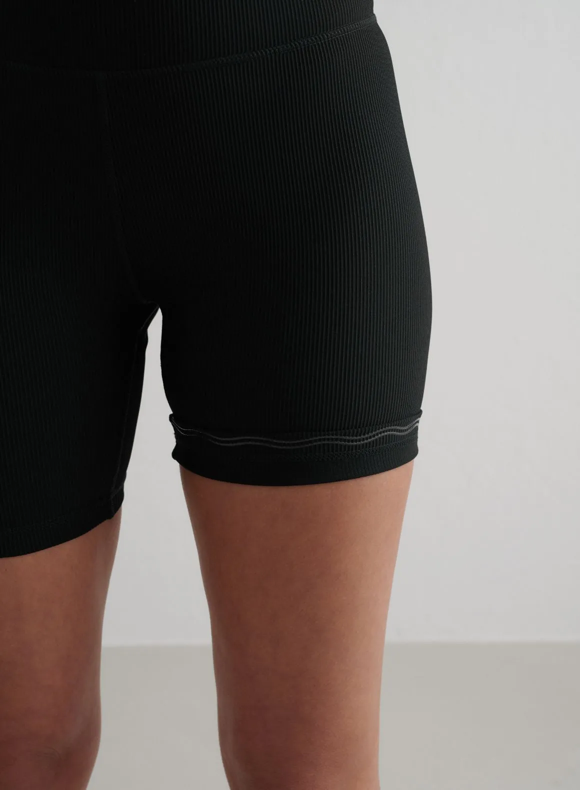 beach goers Black Ribbed Performance Midi Biker Shorts