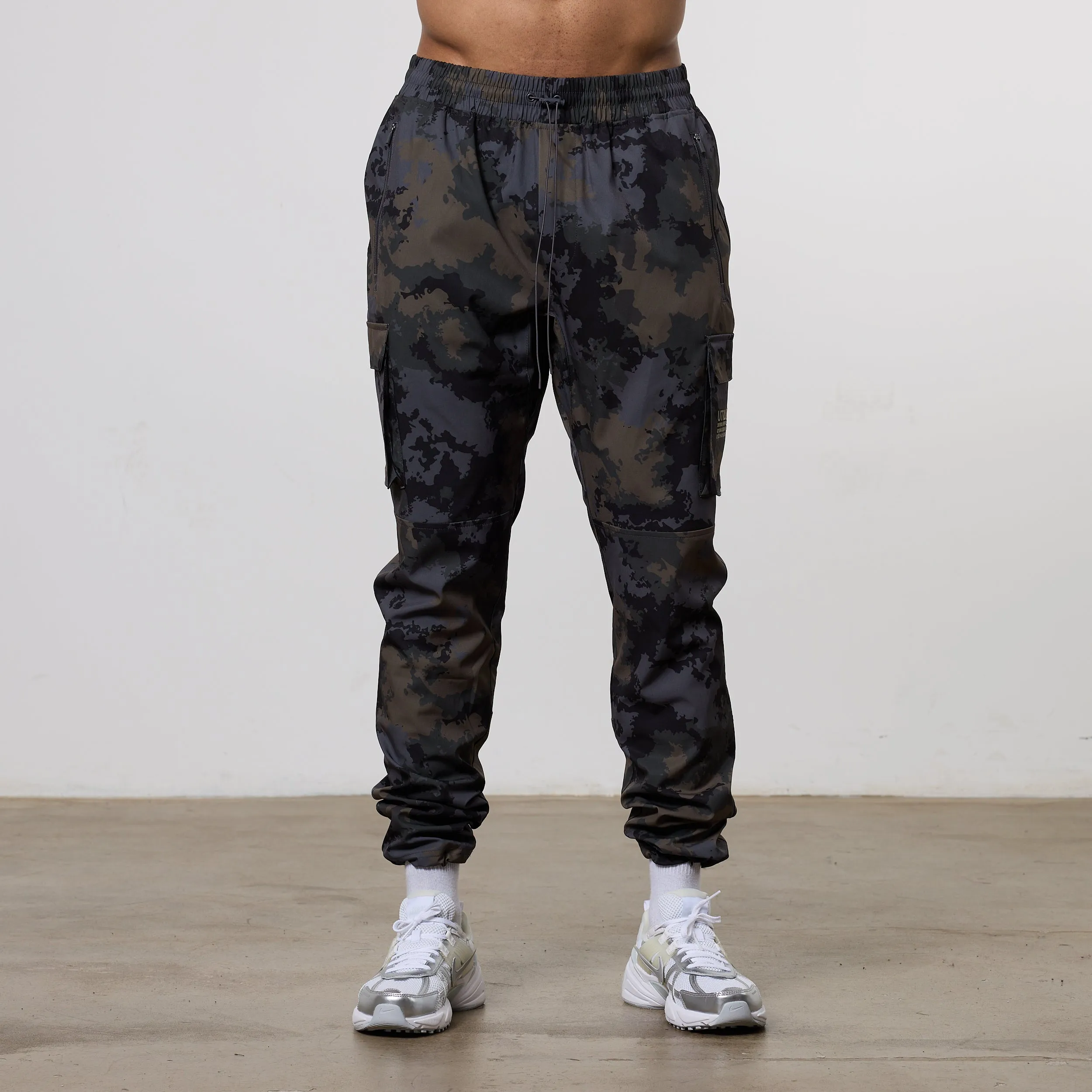 Vanquish Utility Brown Camo Tapered Cargo Pants Static free