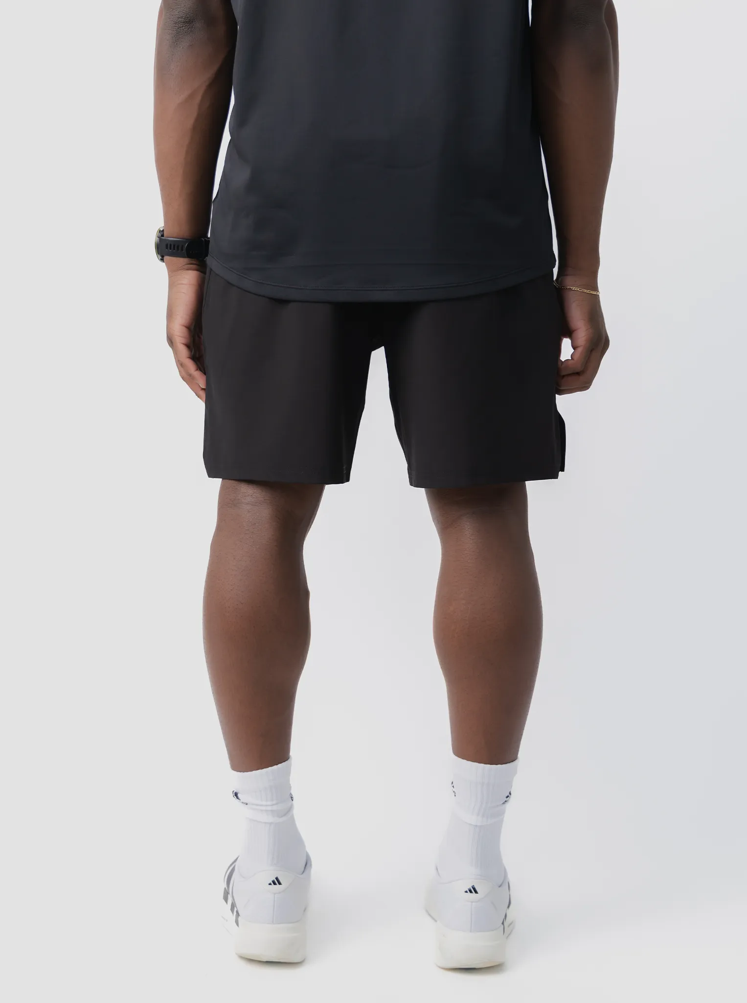 Outdoor Apparel Performance Short 7"