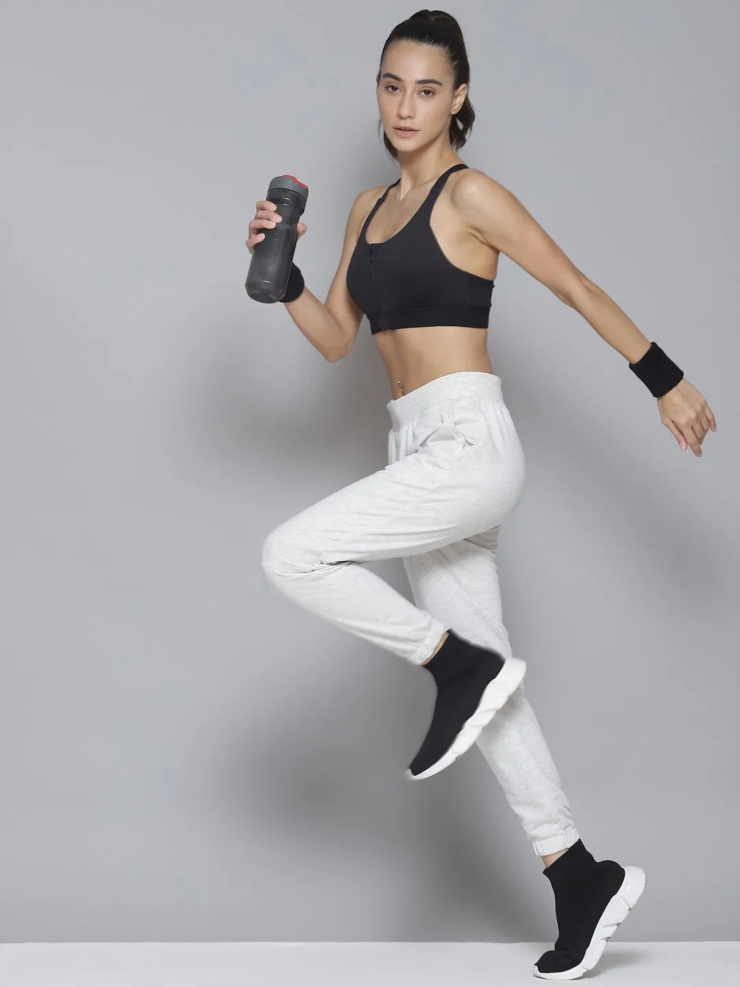 Alcis Women White Solid Slim-Fit Joggers breath easy RuggedDurability