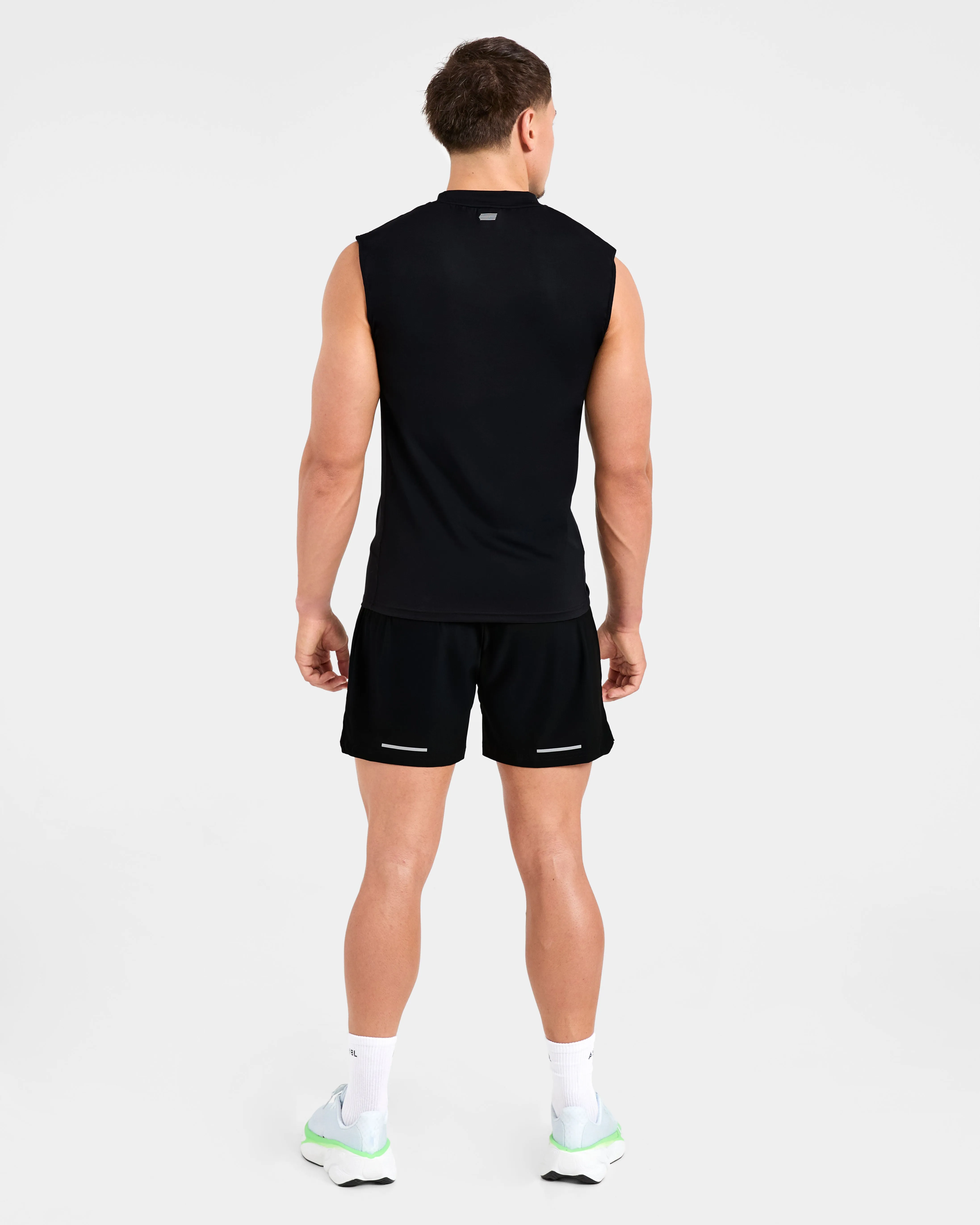 Run 5" Shorts - Black Quick Access Pockets