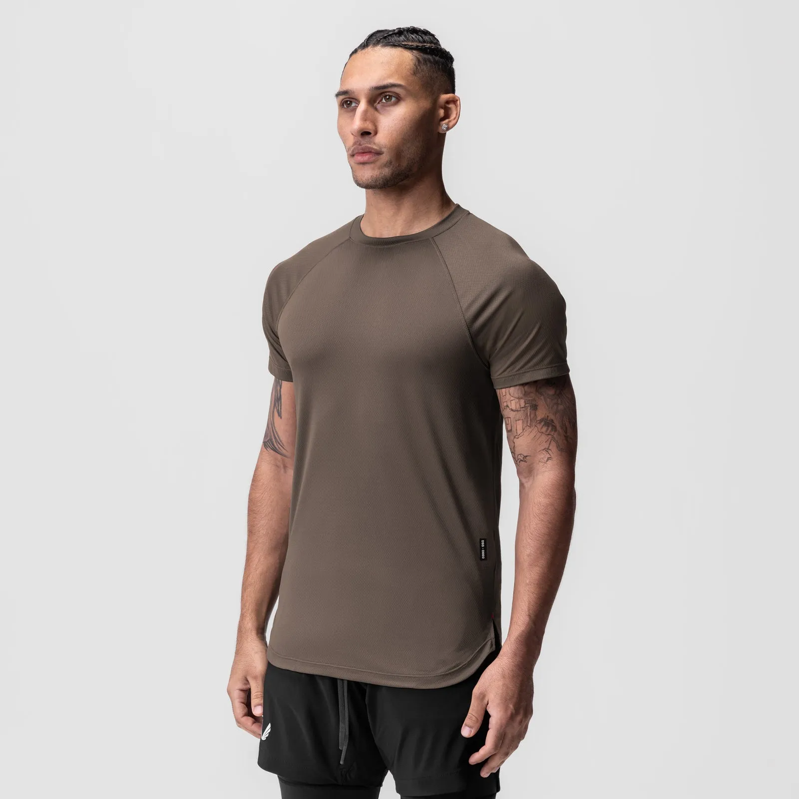 0660. AeroSilver? Established Tee - Deep Taupe Popular Low Profile Silhouette