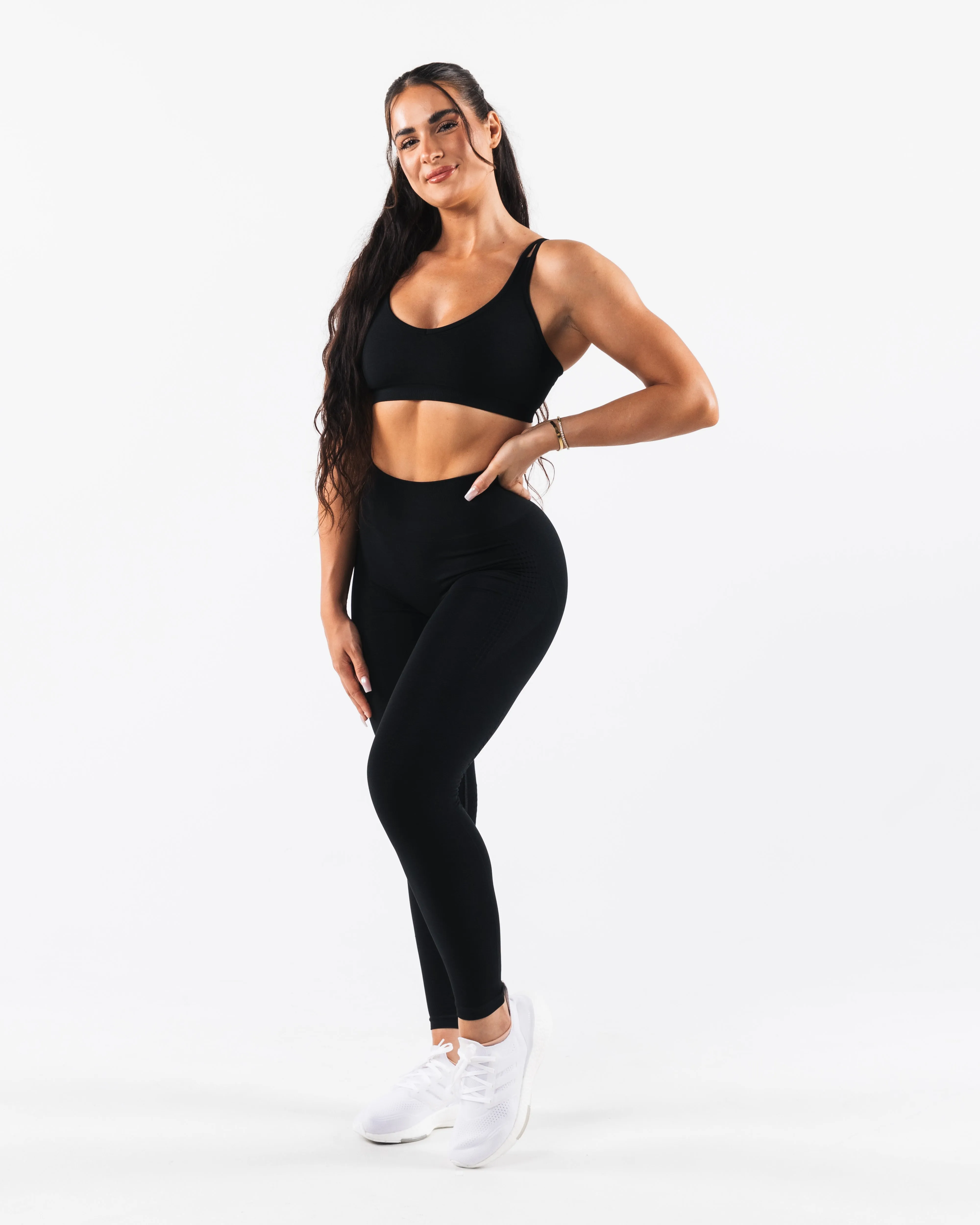 Amplify Excel Bra - Black Hook-and-eye closure seams